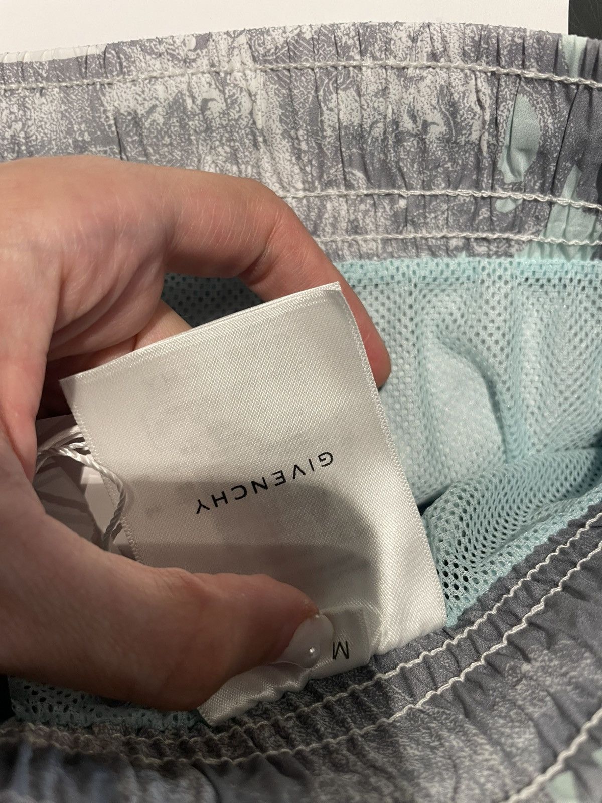 Givenchy Swim shorts with hubert objects print Size US 33 - 4 Thumbnail