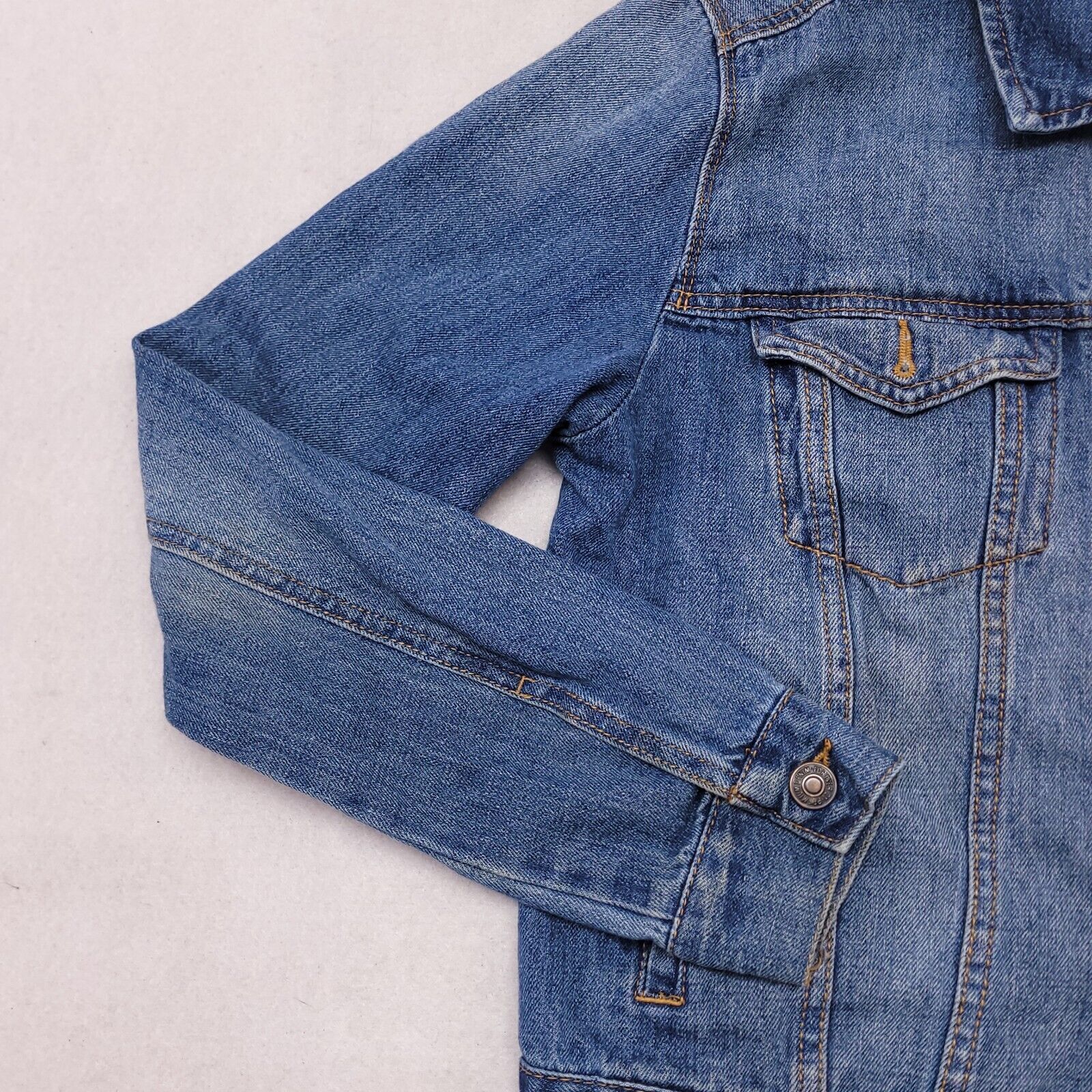 Forever 21 Forever 21 Casual Button Up Denim Jean Jacket Womens Size M Size M / US 6-8 / IT 42-44 - 4 Thumbnail