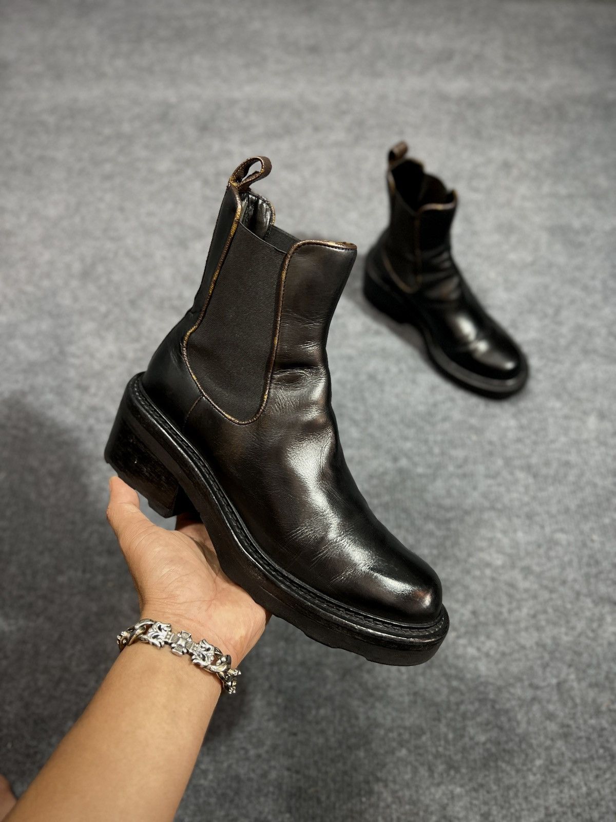 Louis Vuitton Louis Vuitton Black Leather Monogram Chelsea Boot Size US 8.5 / IT 38.5 - 11 Thumbnail