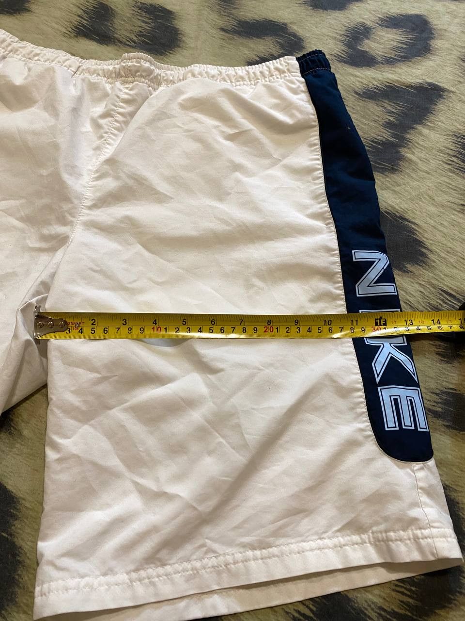 Nike Vintage white shorts big logo Nike Y2K sportwear Size US 34 / EU 50 - 9 Thumbnail
