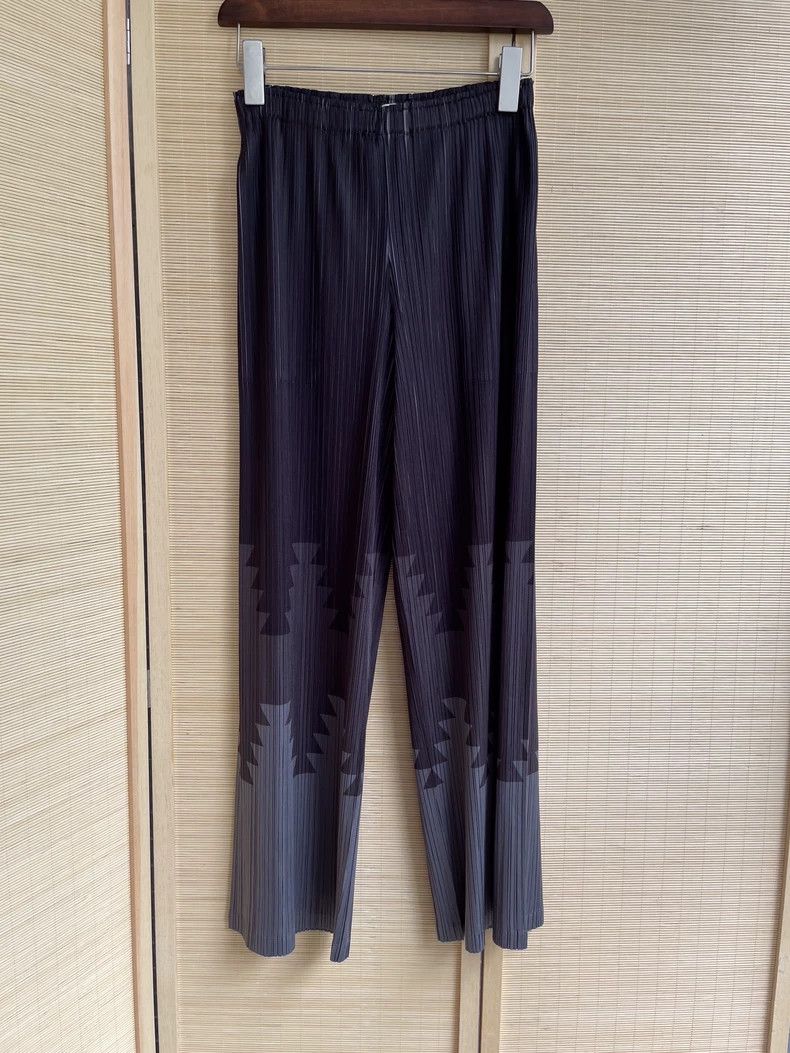 Issey Miyake Issey Miyake size:2 Grey forest pattern straight-leg wide- Size 22" - 3 Thumbnail