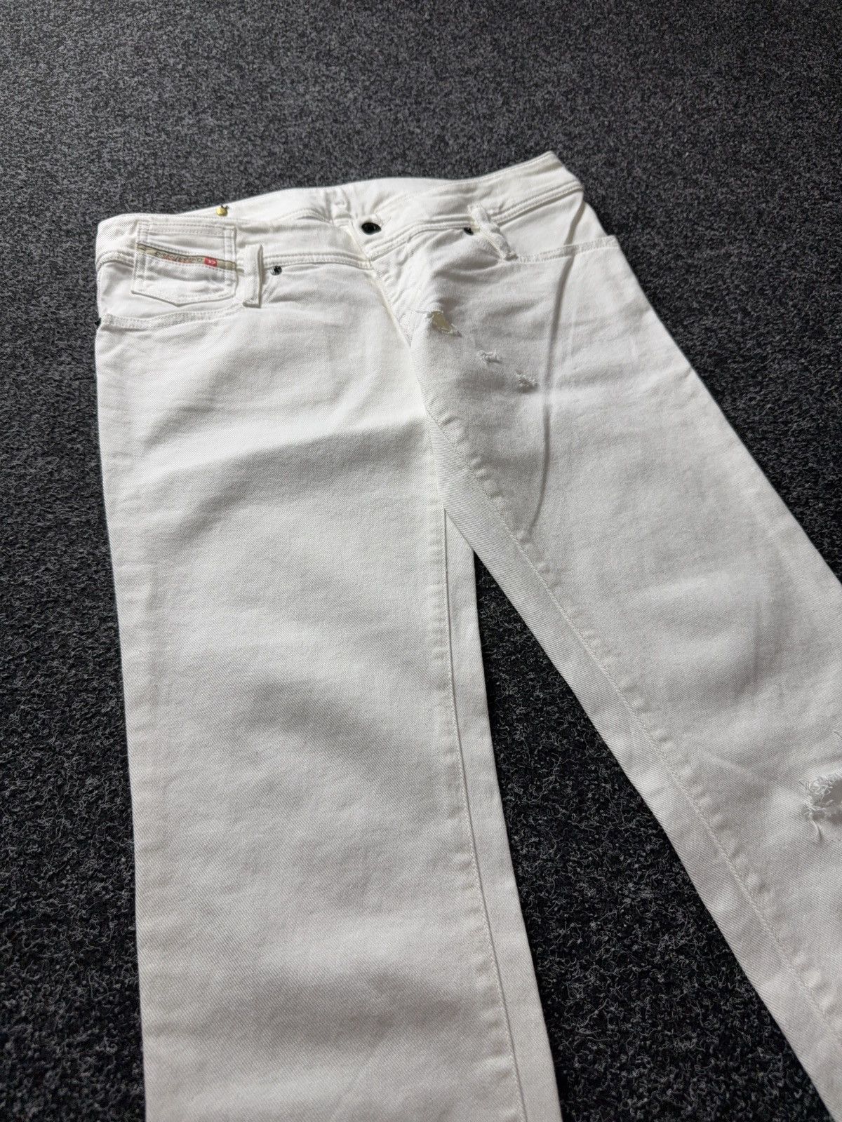 Diesel Luxury 00s Diesel Distressed White Jeans Slim Straight Y2K Size 30" / US 8 / IT 44 - 7 Thumbnail