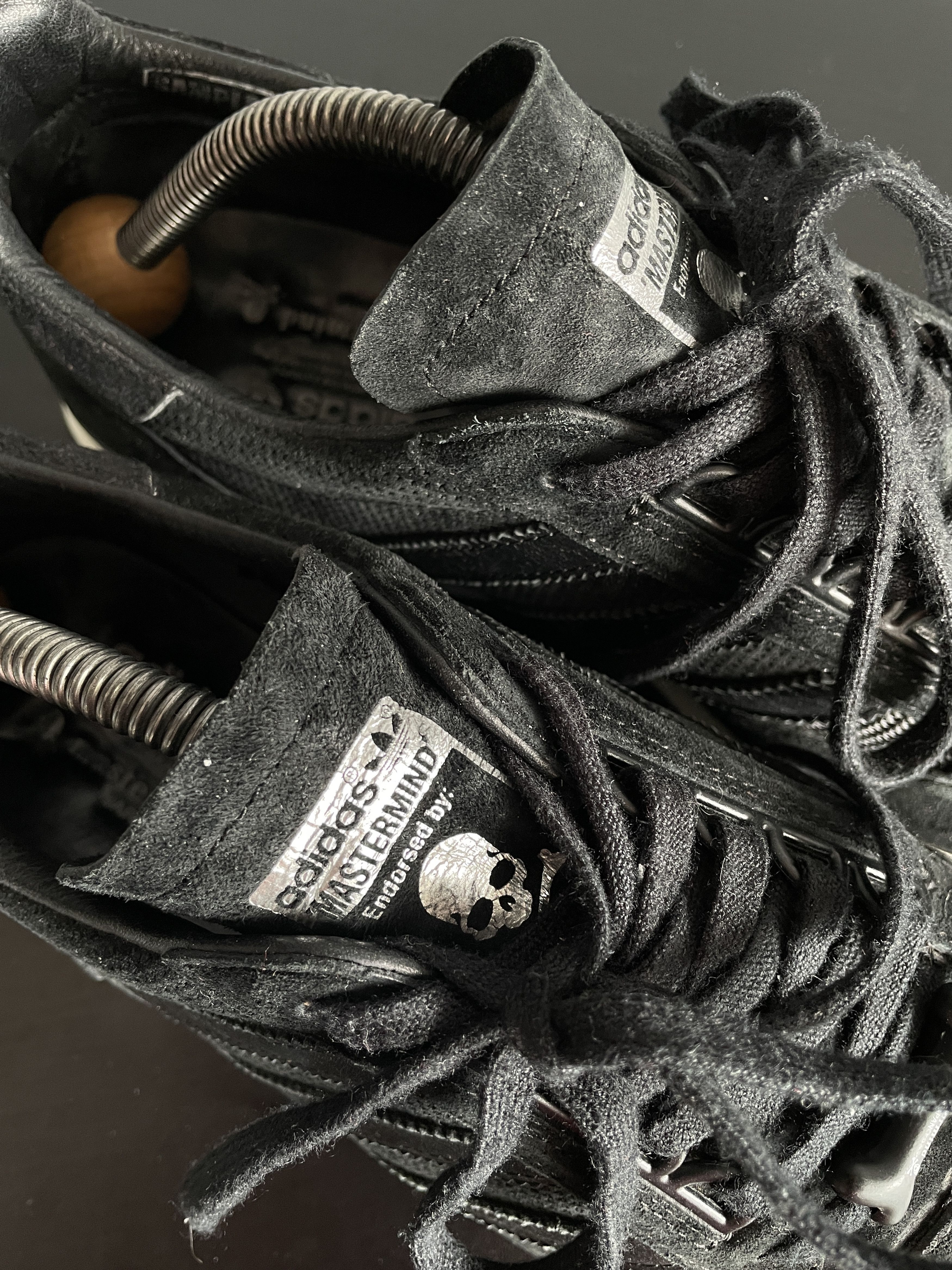 Adidas × Mastermind Japan SAMPLE! Mastermind x Adidas ZX 500 Black skull JAPAN Size US 9 / EU 42 - 4 Thumbnail