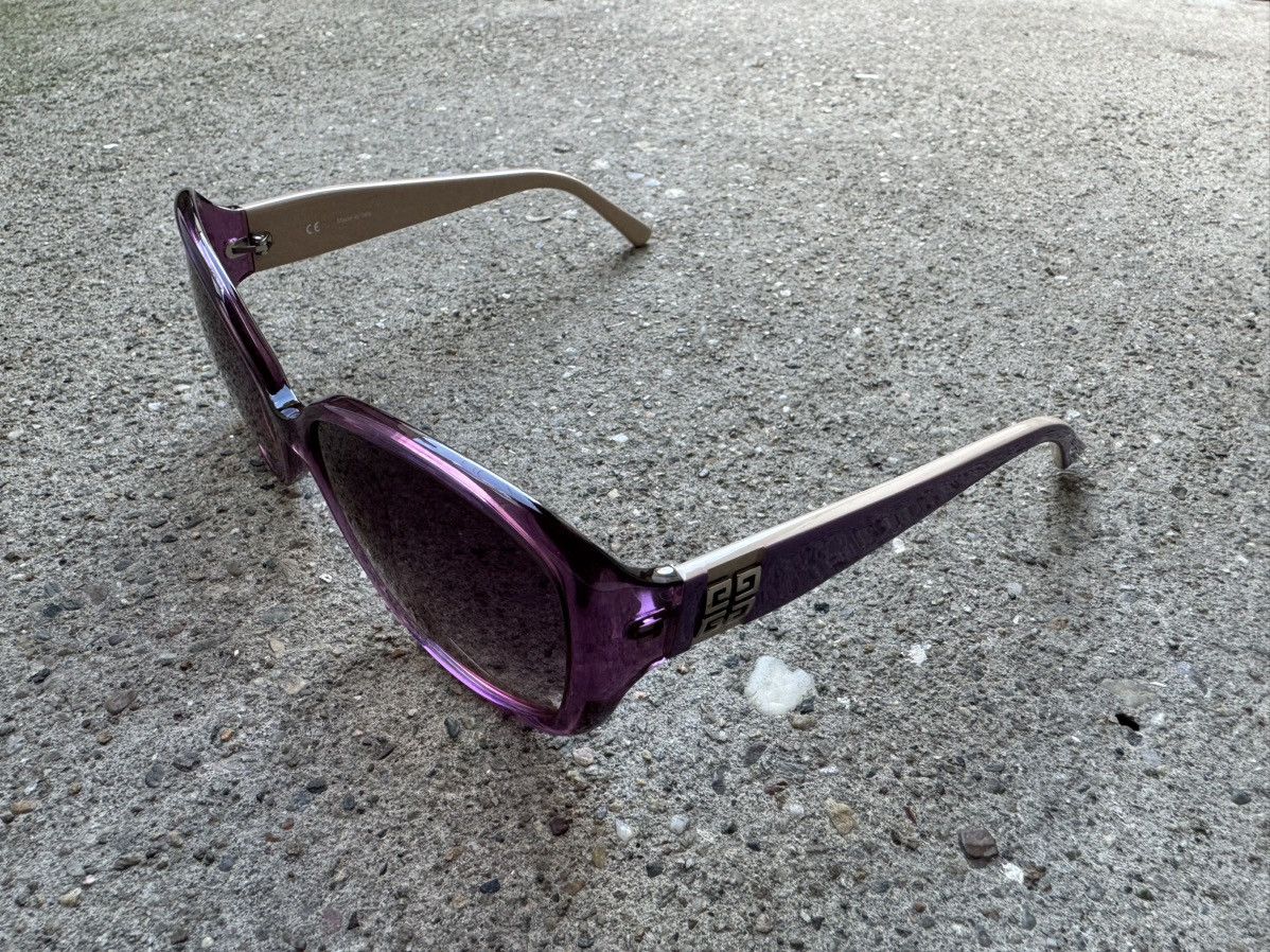 Givenchy Givenchy SGV-760 sunglasses w/ original case… Size ONE SIZE - 3 Thumbnail