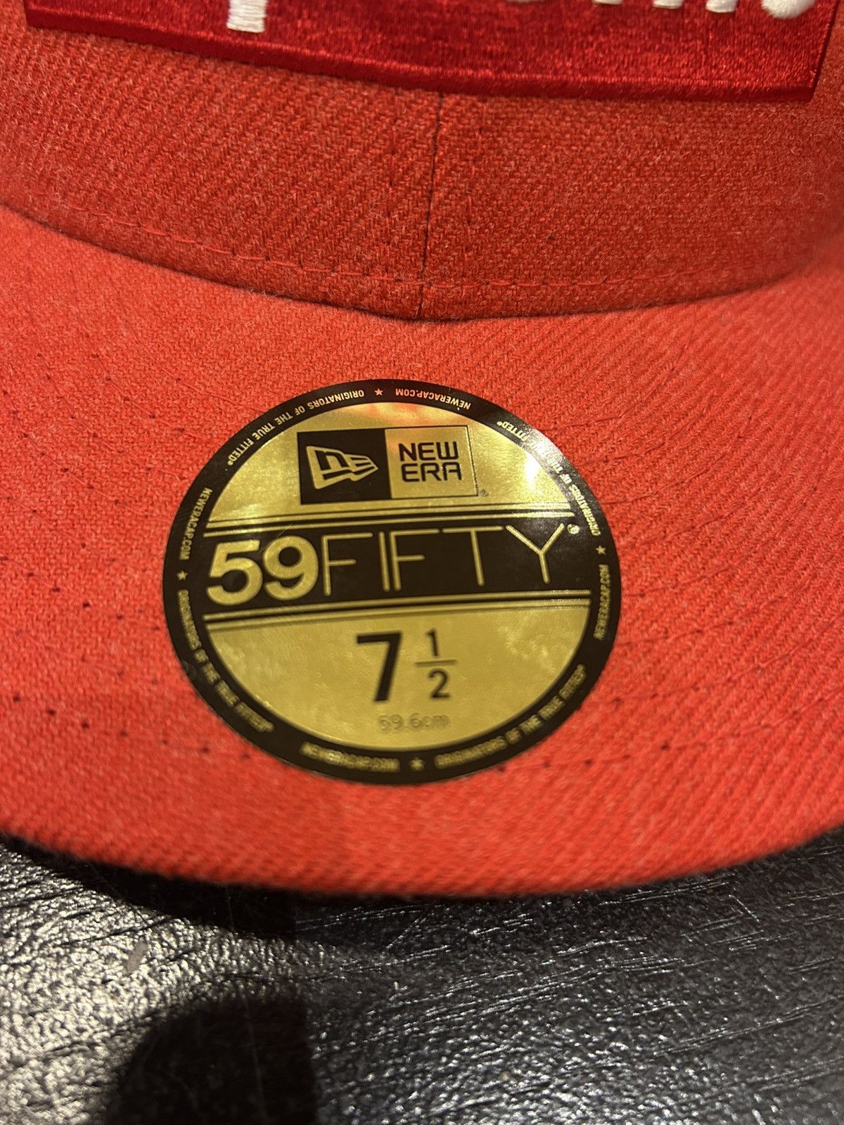 New Era × Supreme Supreme X New Era World Famous 1994 Fitted Hat Size ONE SIZE - 5 Thumbnail