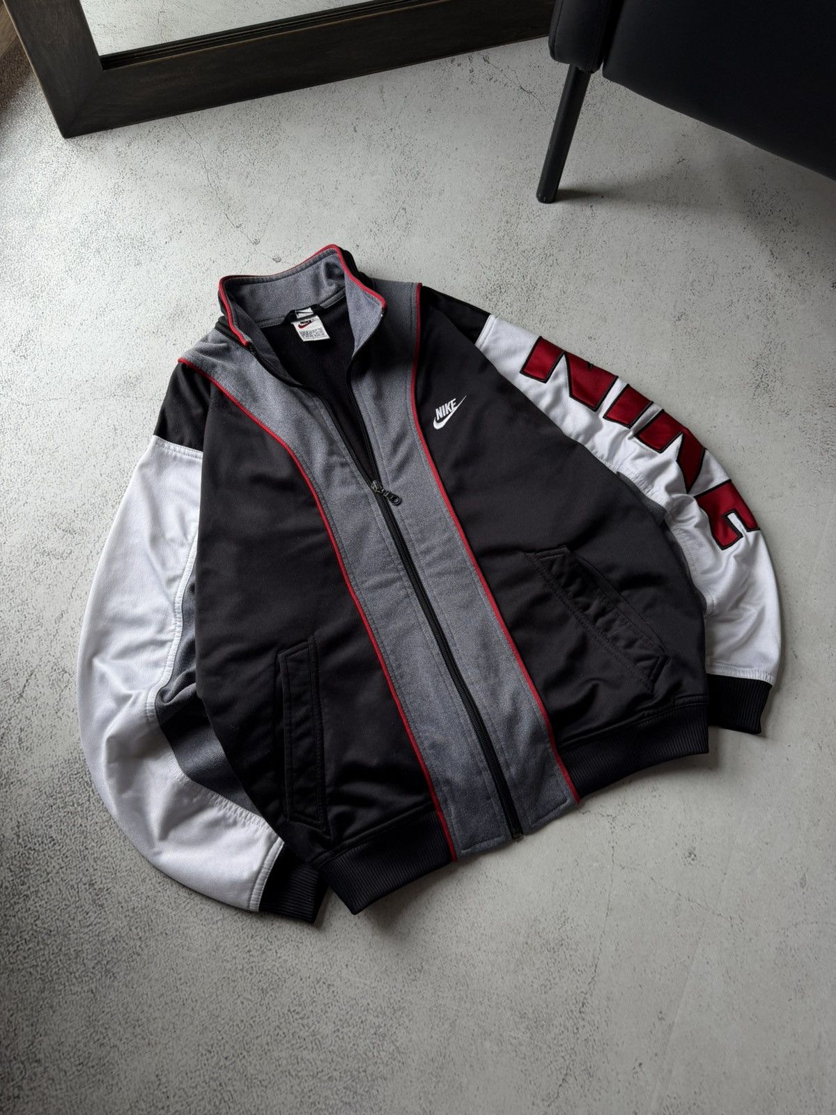 Nike Nike Vintage Big Logo Sport Mens S Zip Track Jacket Size US S / EU 44-46 / 1 - 4 Thumbnail