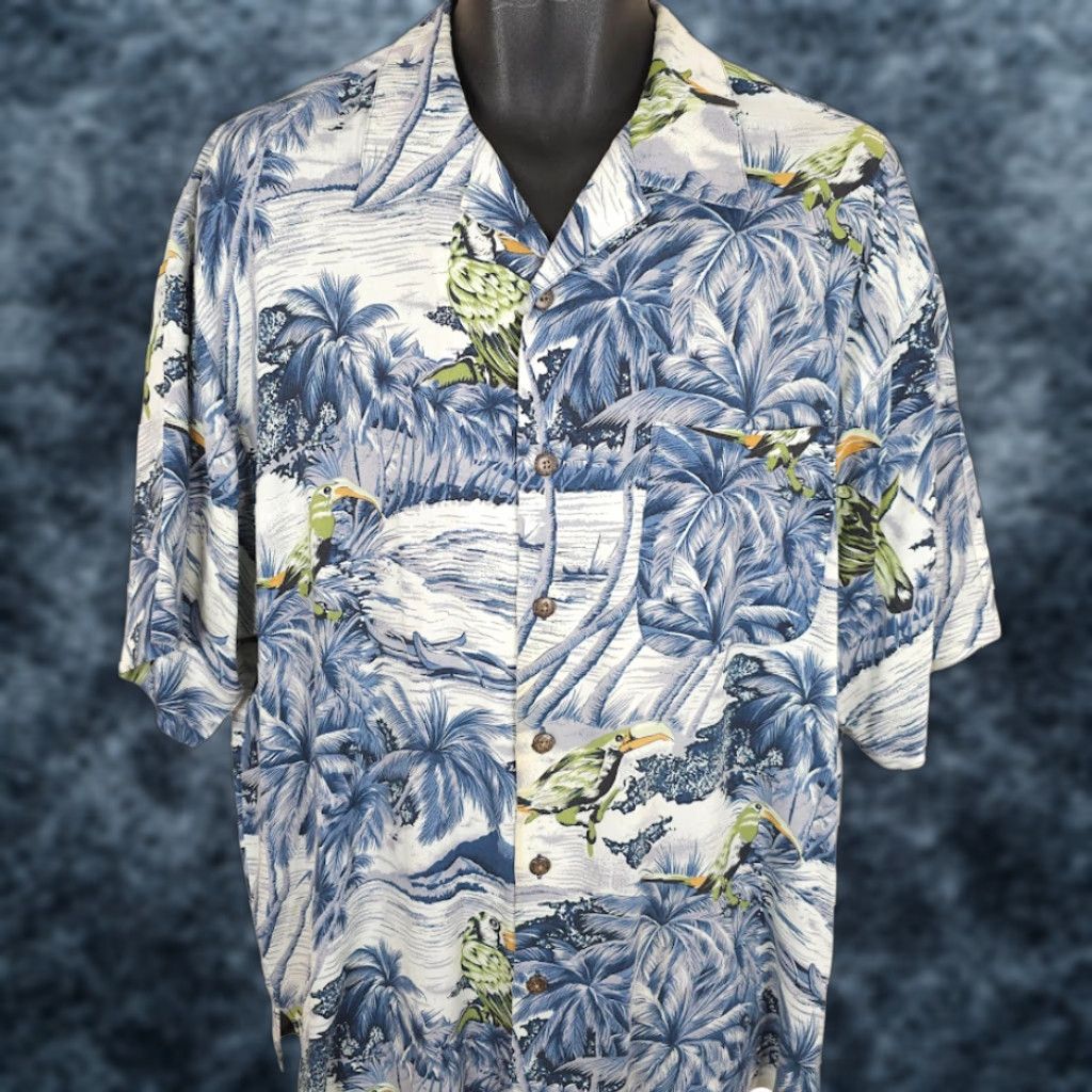 Vintage VINTAGE Linguine & Bob Hawaiian Shirt Mens Size Medium Blue Parrots All Over Print Size US L / EU 52-54 / 3 - 1 Thumbnail