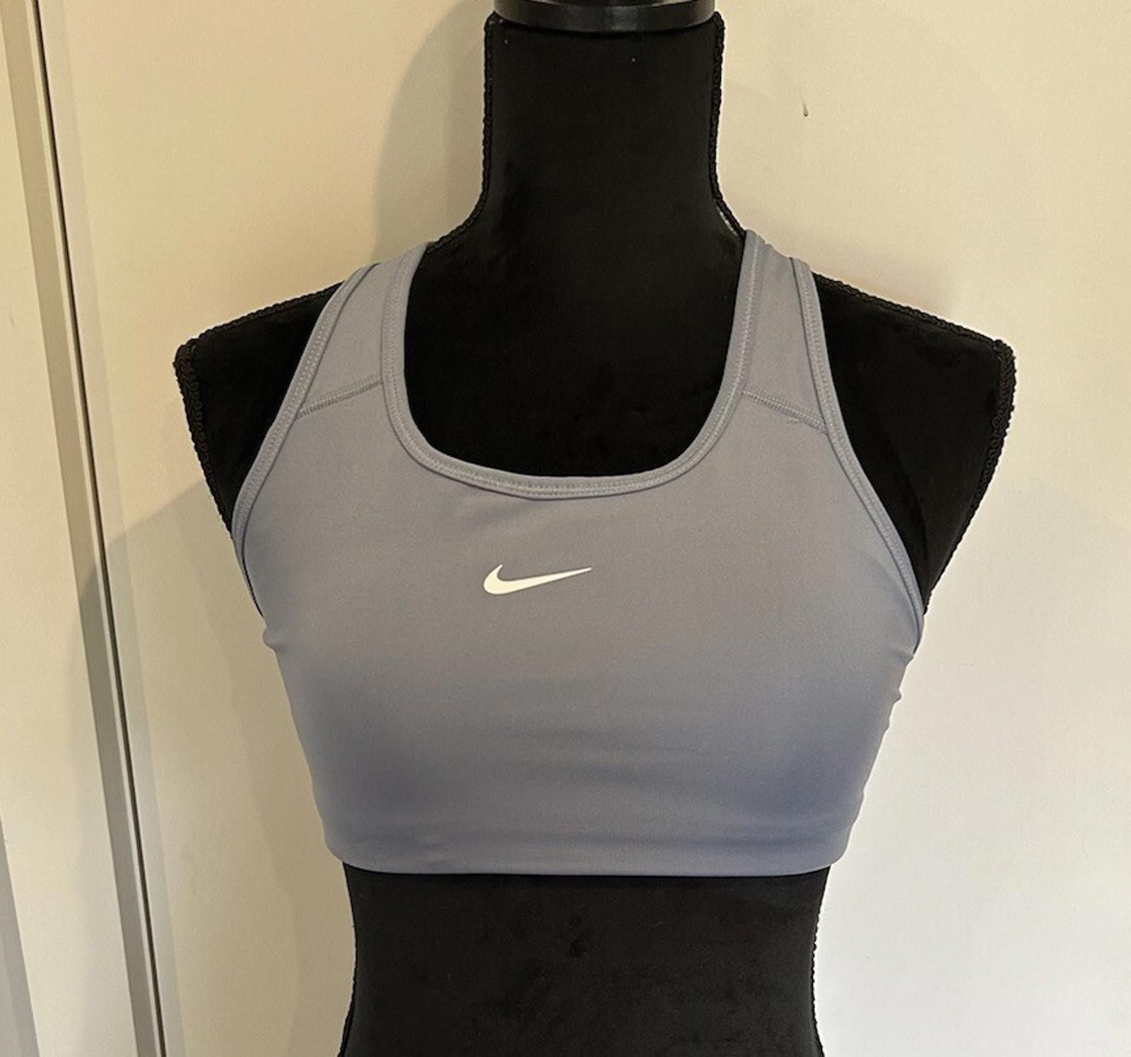 Nike Nike Dri Fit Running Activewear Grey crop top - Size M (003) Size M / US 6-8 / IT 42-44 - 1 Thumbnail