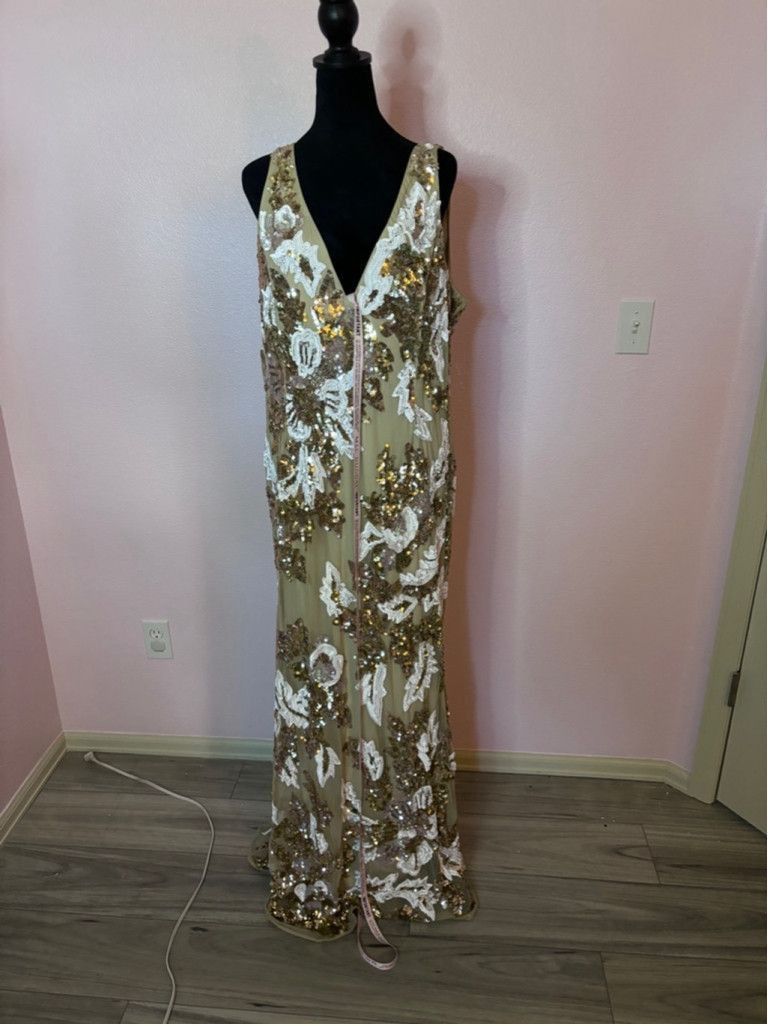 Mac Duggal Women's Mac Duggal Gold & White Sequin Dress Size 14 Size XL / US 12-14 / IT 48-50 - 4 Thumbnail
