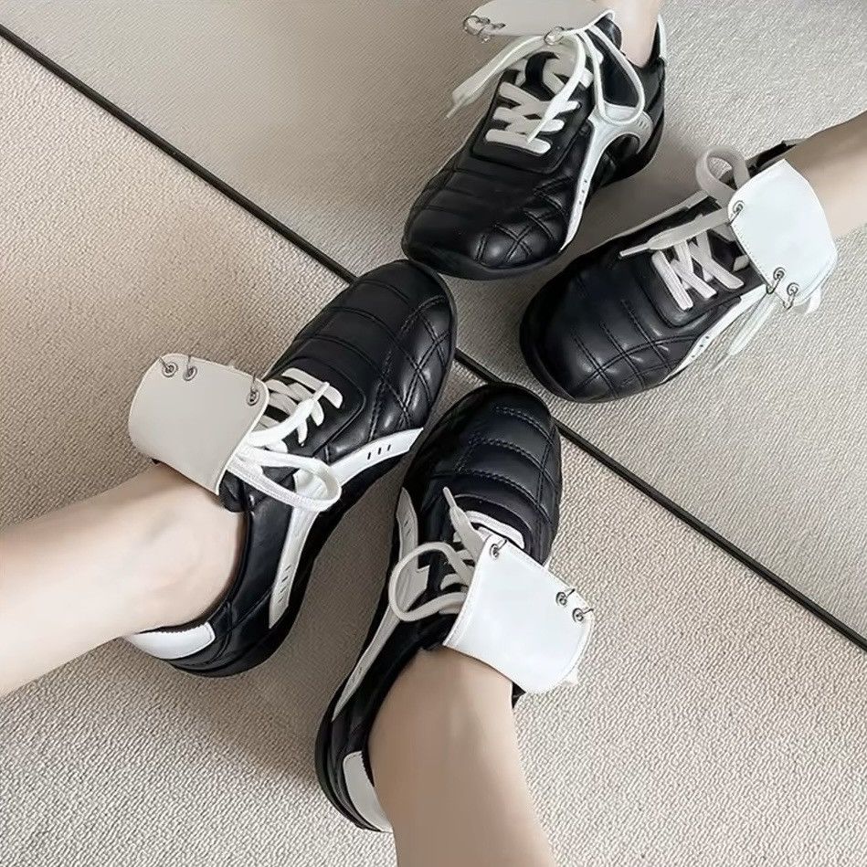Other Streetwear Black White Football Style Sneakers Unisex Shoes Size US 7 / IT 37 - 2 Thumbnail