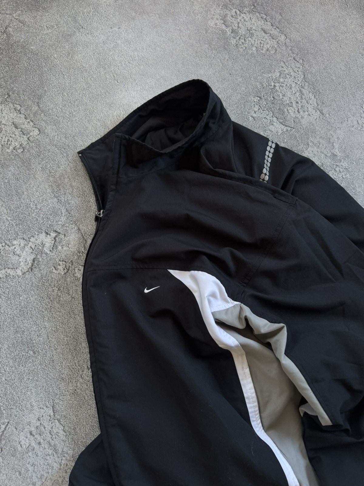 Nike Nike L/size swoosh light track jacket bomber olympic retro Size US L / EU 52-54 / 3 - 2 Thumbnail