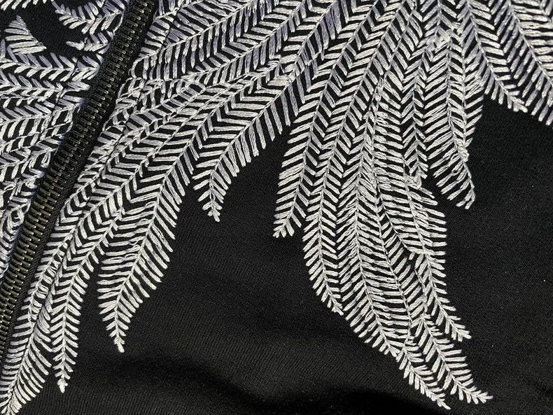 Versace Versace Reworked embroidered coat Size US S / EU 44-46 / 1 - 4 Thumbnail
