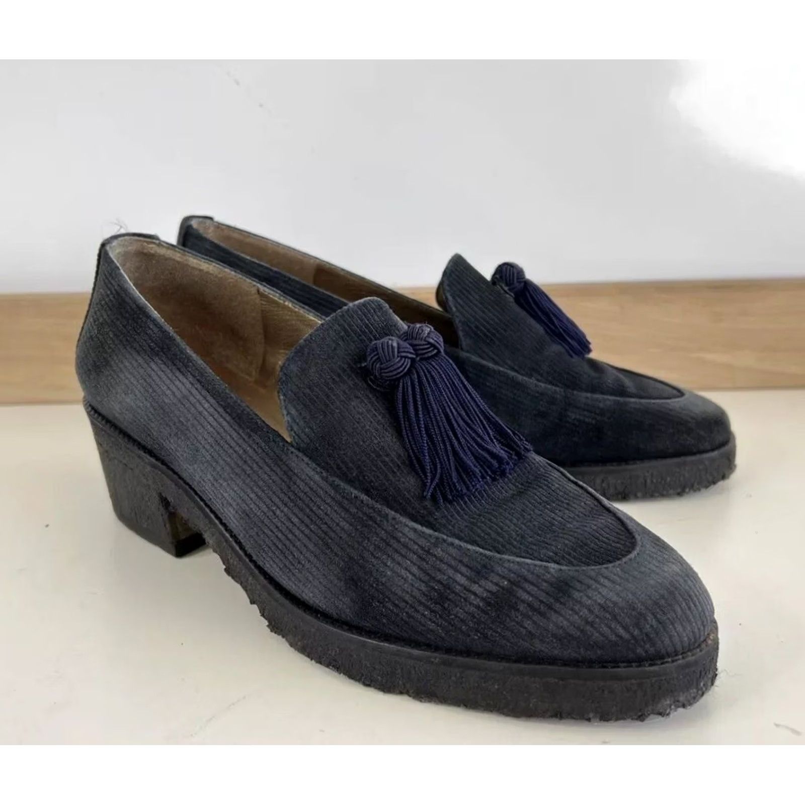 Stuart Weitzman VTG Stuart Weitzman Corduroy Tassel Loafers Women’s Size 6 Blue Corduroy Tassel Loafer Women's Flats 6 Mens? Size US 6 / IT 36 - 2 Thumbnail