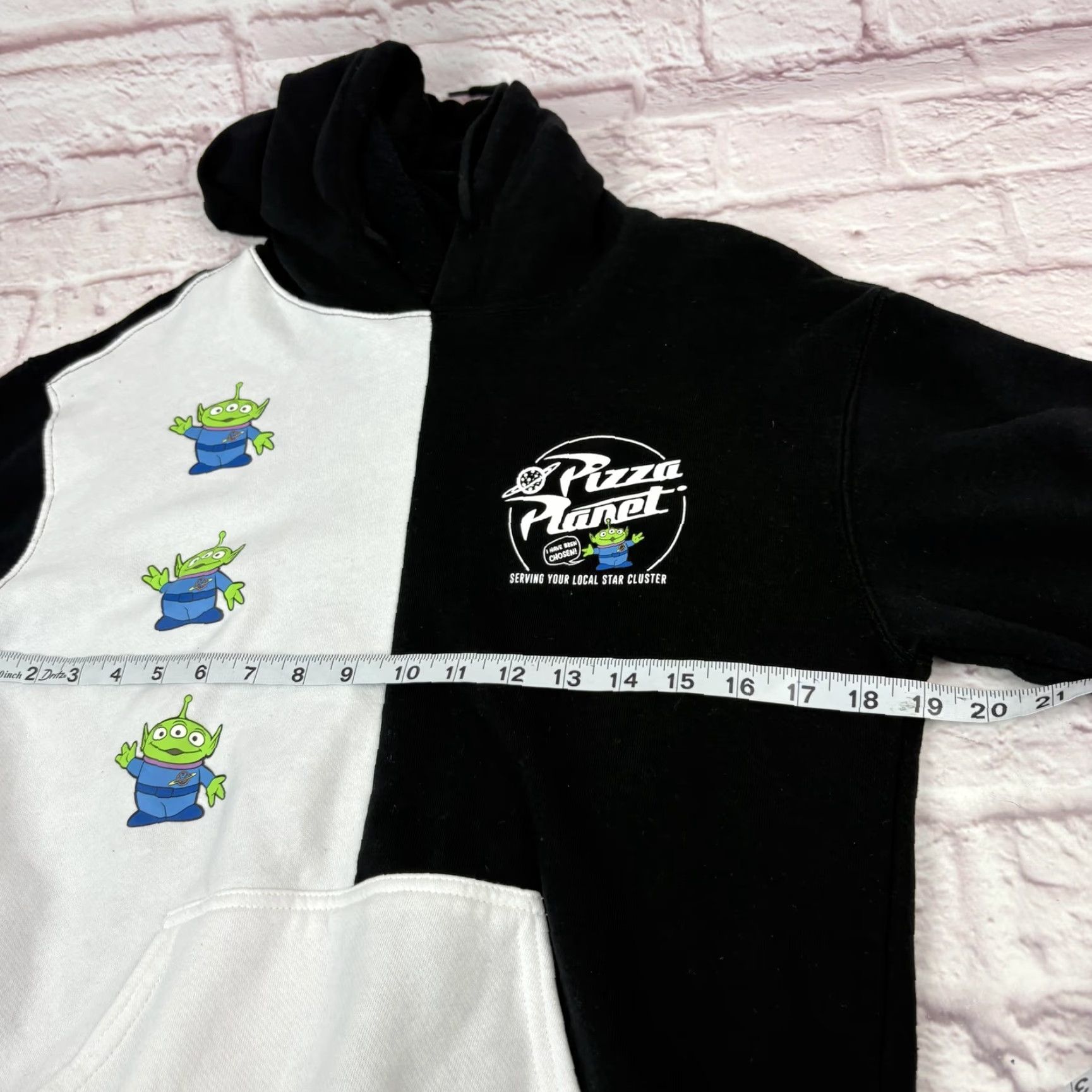 Disney Disney Hoodie Mens Medium Black Alien Pullover Fleece Toy Story Pizza Planet Graphic Print Kangaroo Pocket Crew Neck Drawstring Hooded Relaxed Size US M / EU 48-50 / 2 - 7 Thumbnail