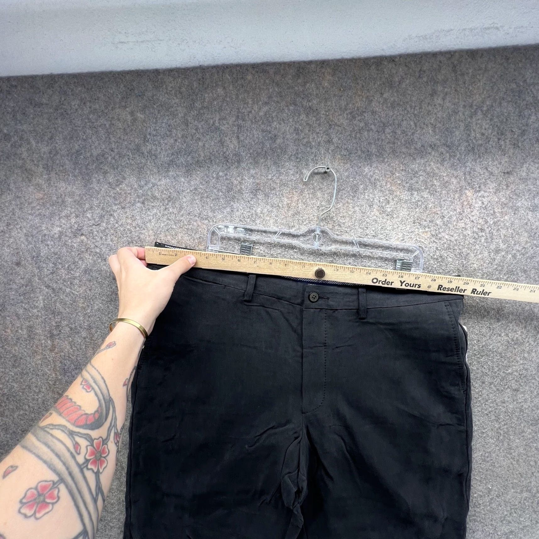 Tommy Bahama Tommy Bahama Monterey Shorts Mens 38 Black Chino Flat Front 9 Inseam Casual Size US 38 / EU 54 - 6 Thumbnail