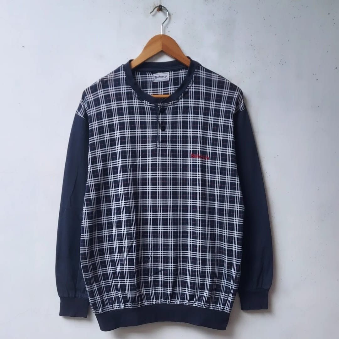 Burberry × Burberry Prorsum × Vintage Vtg Burberrys Novacheck Navy Half Button Sweatshirt Size US M / EU 48-50 / 2 - 2 Thumbnail