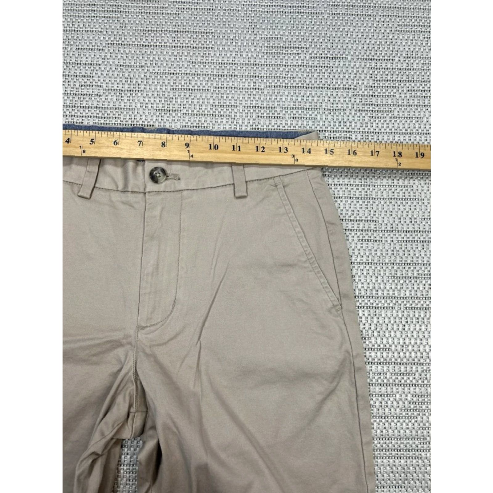 Vineyard Vines Vineyard Vines Breaker Shorts Mens 28 Khaki Cotton Chinos 8.5" Beige Flat Front Pockets Preppy Casual Spring Summer Fall Mens Size US 28 / EU 44 - 5 Thumbnail