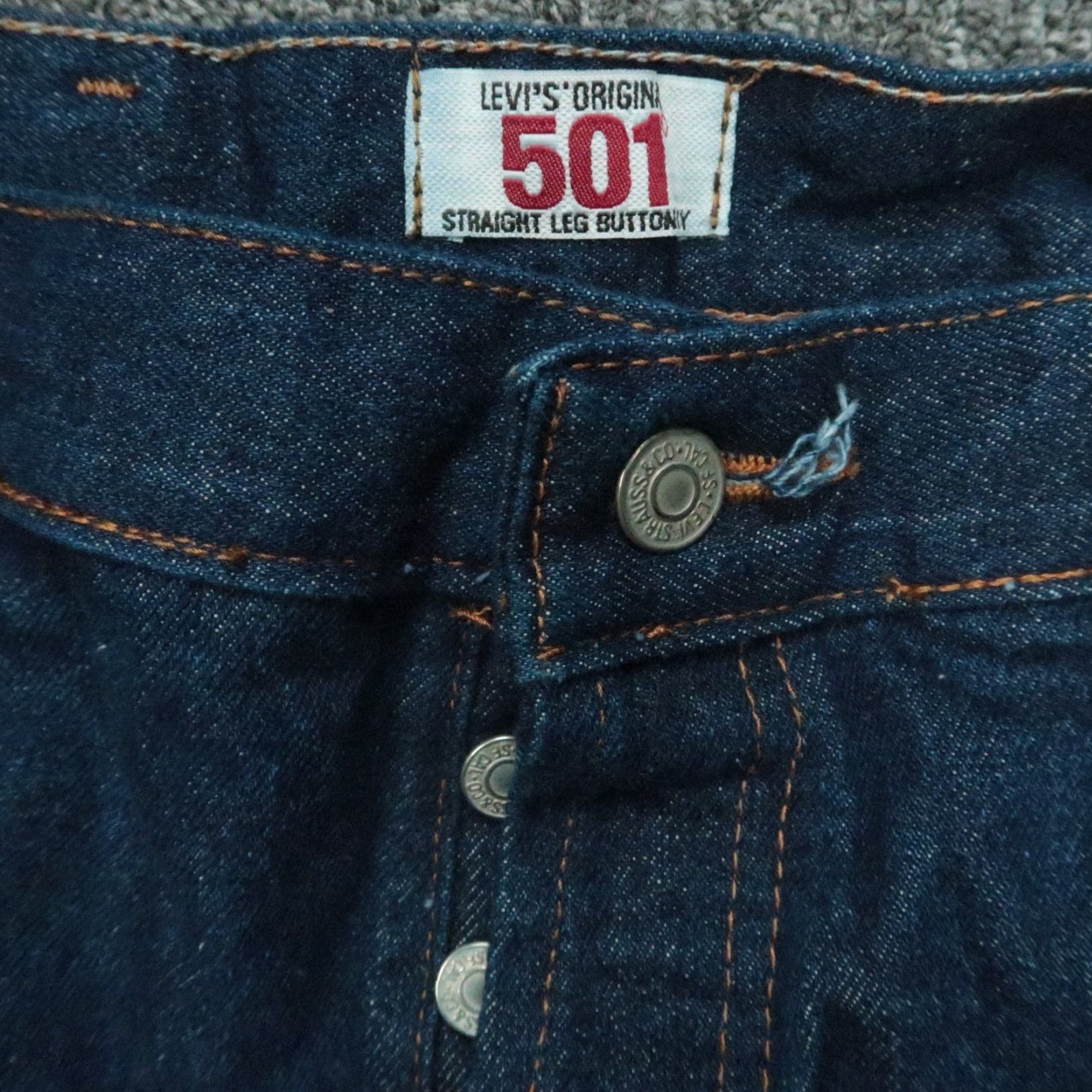 Levi's VINTAGE Levi's 501 Jeans Mens 40x31 Dark Blue Button Fly 5-Pocket Denim Cotton Regular Straight Blue Mens US 501 Series Size US 40 / EU 56 - 4 Thumbnail
