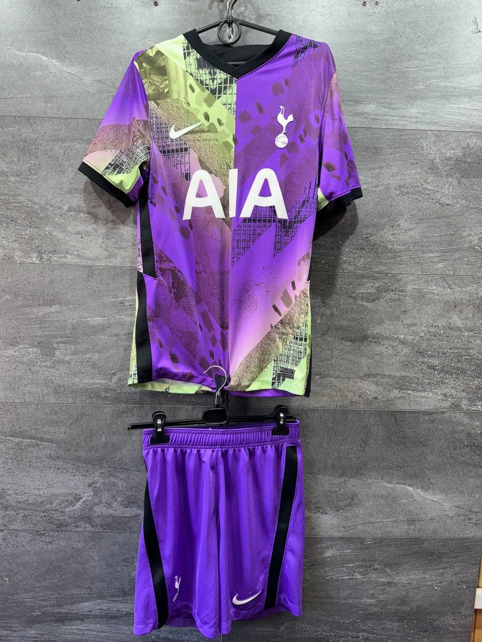 Nike TOTTENHAM HOTSPUR 2021/22 STADIUM THIRD JERSEY Soccer Kit Size US S / EU 44-46 / 1 - 9 Thumbnail