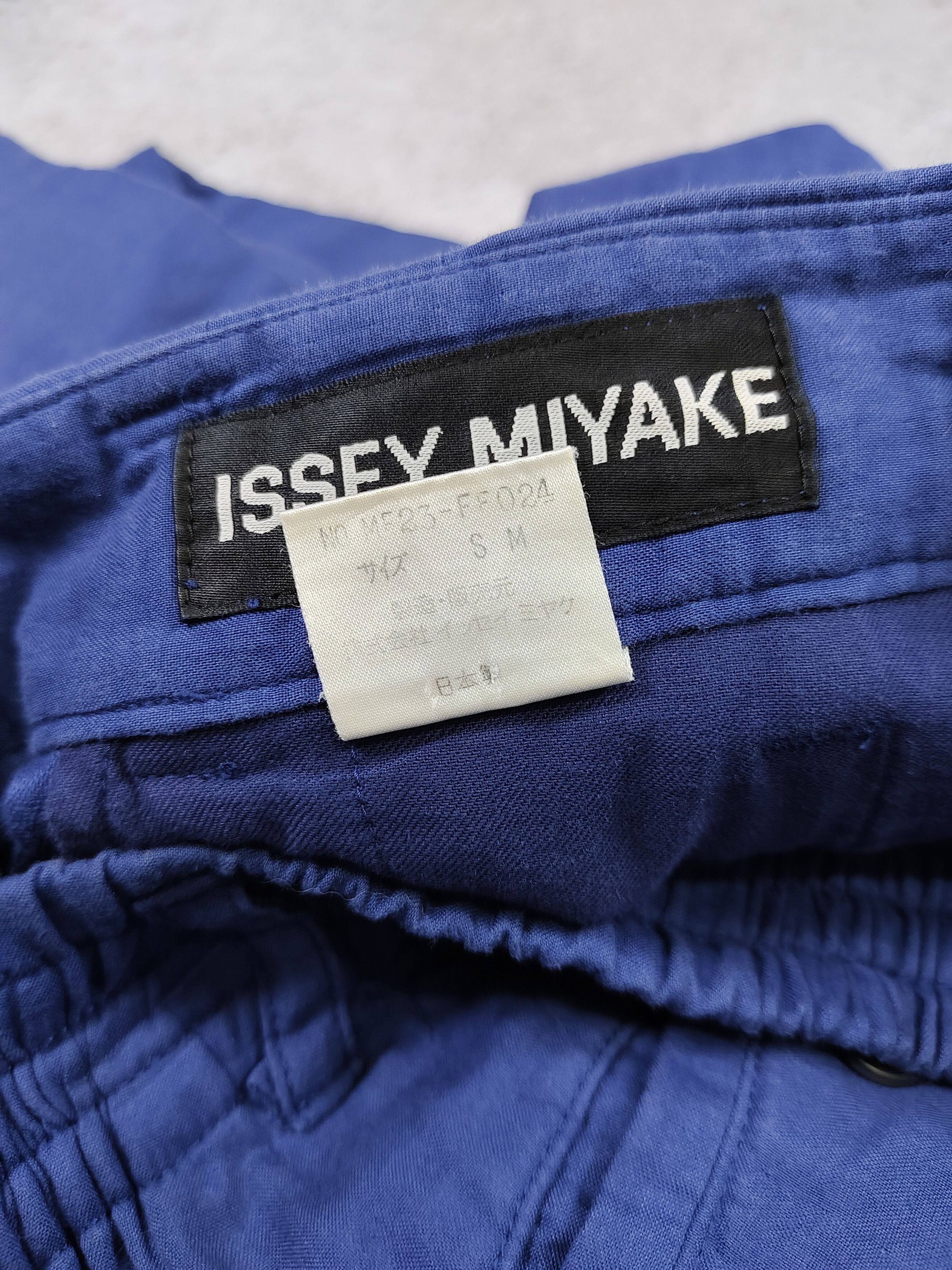 Issey Miyake 90s Issey Miyake- Barrel Cut Relaxed Tailored Archive Pants Size US 32 / EU 48 - 9 Thumbnail