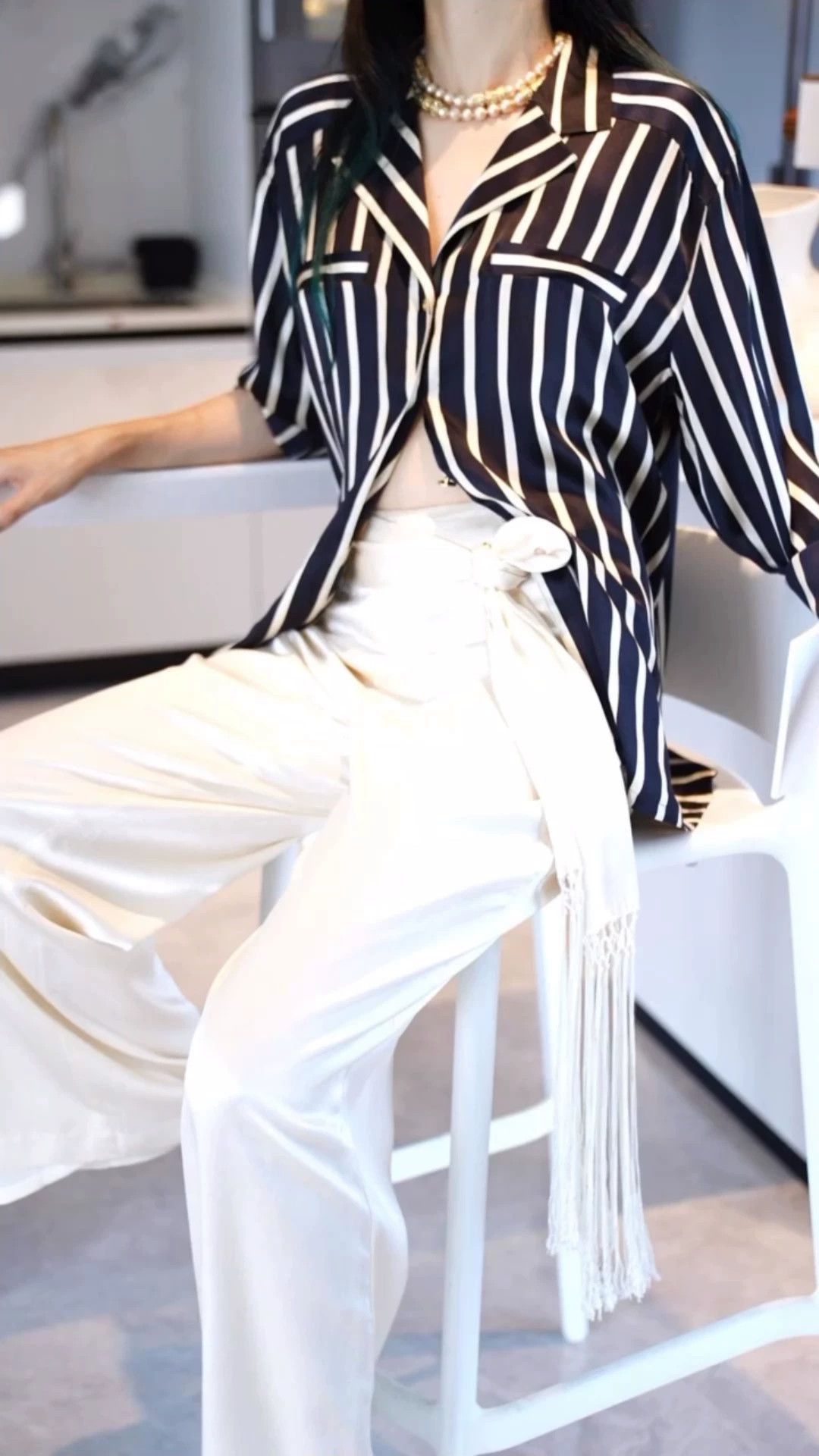 Escada Escada Vintage Silk B&W Stripe Elephant Gold Button Shirt Size M / US 6-8 / IT 42-44 - 1 Thumbnail