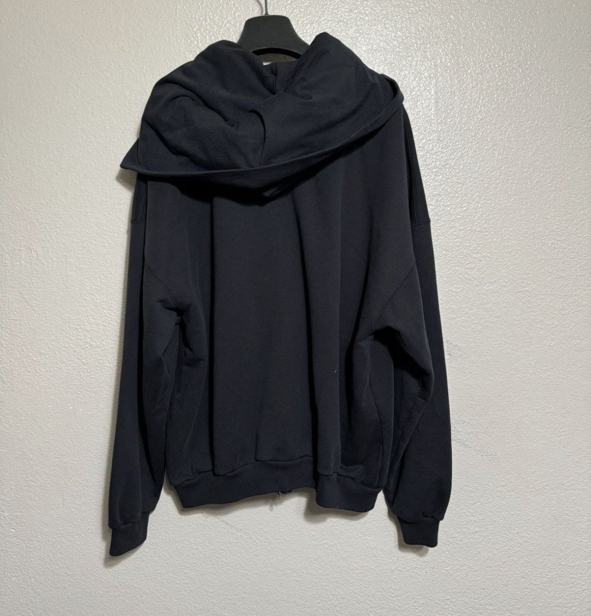 Balenciaga Unity Incognito Sweater Size US S / EU 44-46 / 1 - 3 Thumbnail
