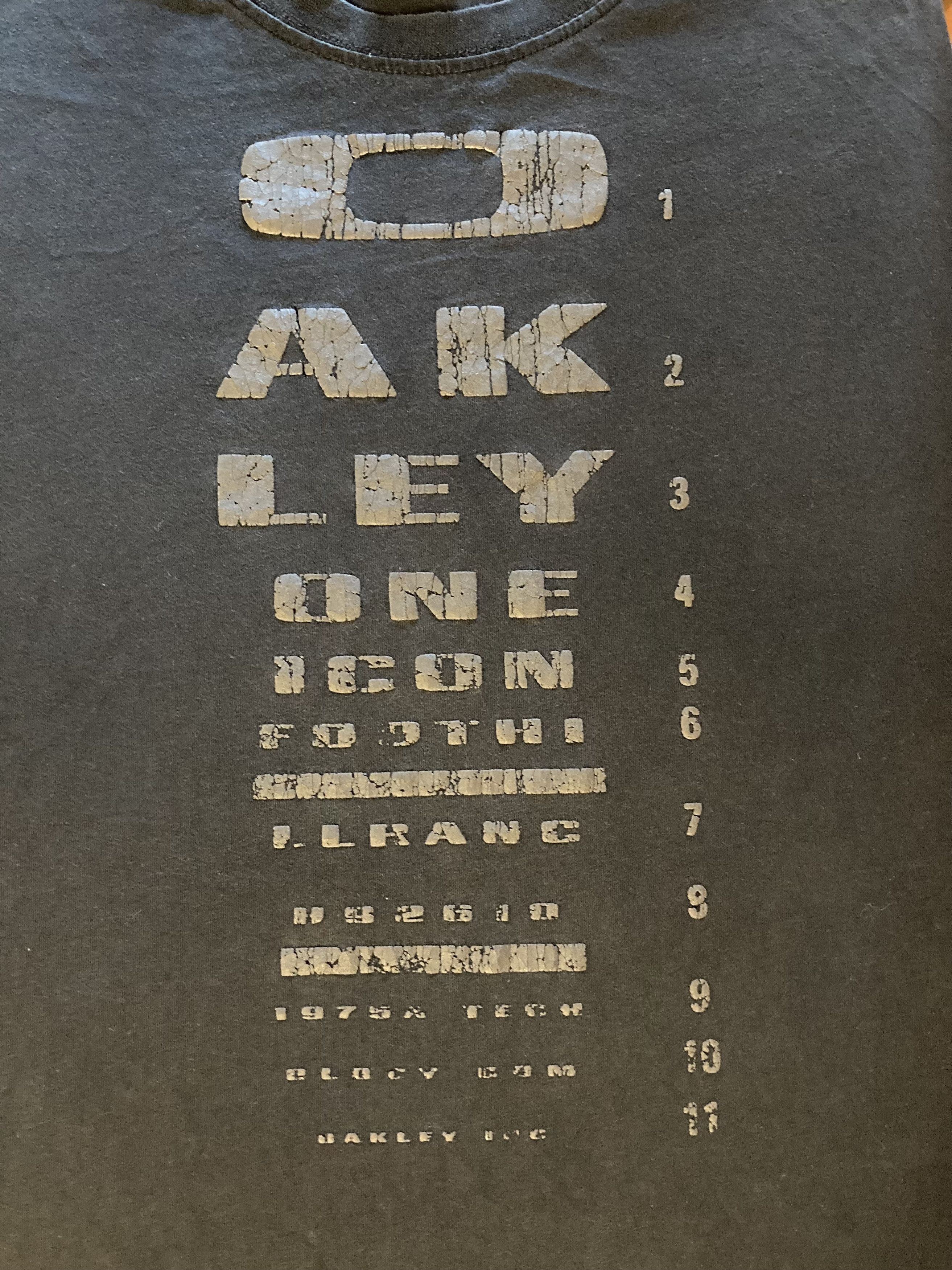 Oakley Rare VINTAGE OAKLEY Big Logo T SHIRT Size US M / EU 48-50 / 2 - 4 Thumbnail