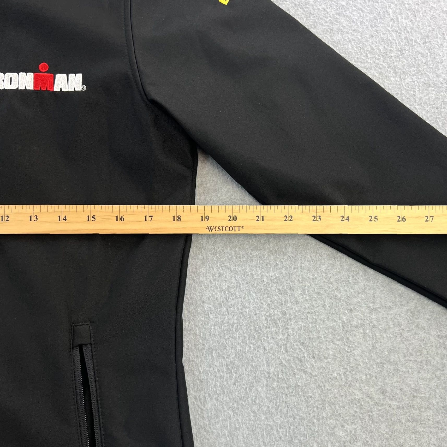 Vintage VINTAGE Regatta Ironman Softshell Jacket Womens Medium Rock n Roll Marathon Epic Series Regatta Black Size M / US 6-8 / IT 42-44 - 2 Thumbnail