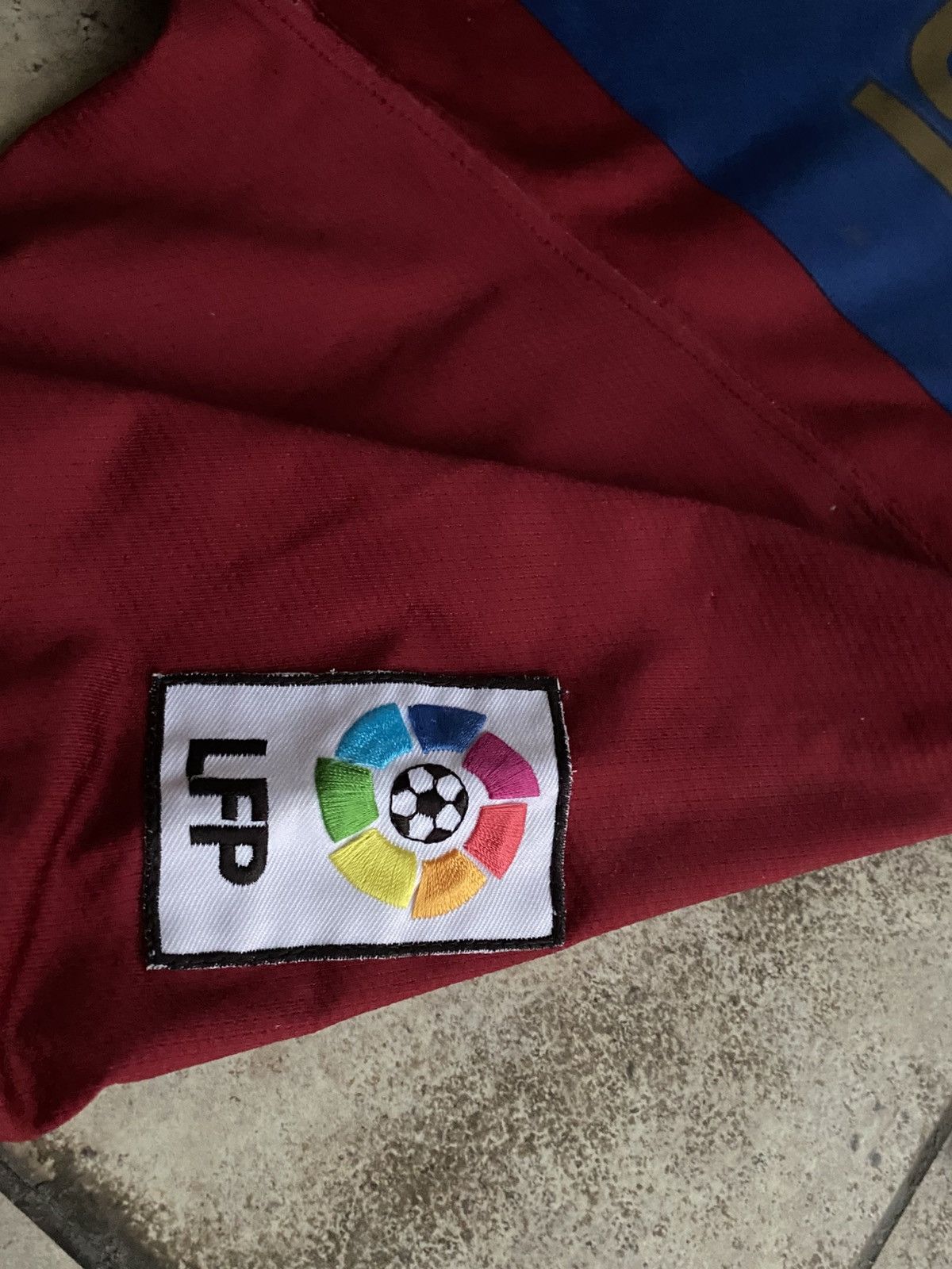 Vintage Messi 2006-2007 Kit F.C Barcelona #19 (Like New) Size US M / EU 48-50 / 2 - 19 Thumbnail