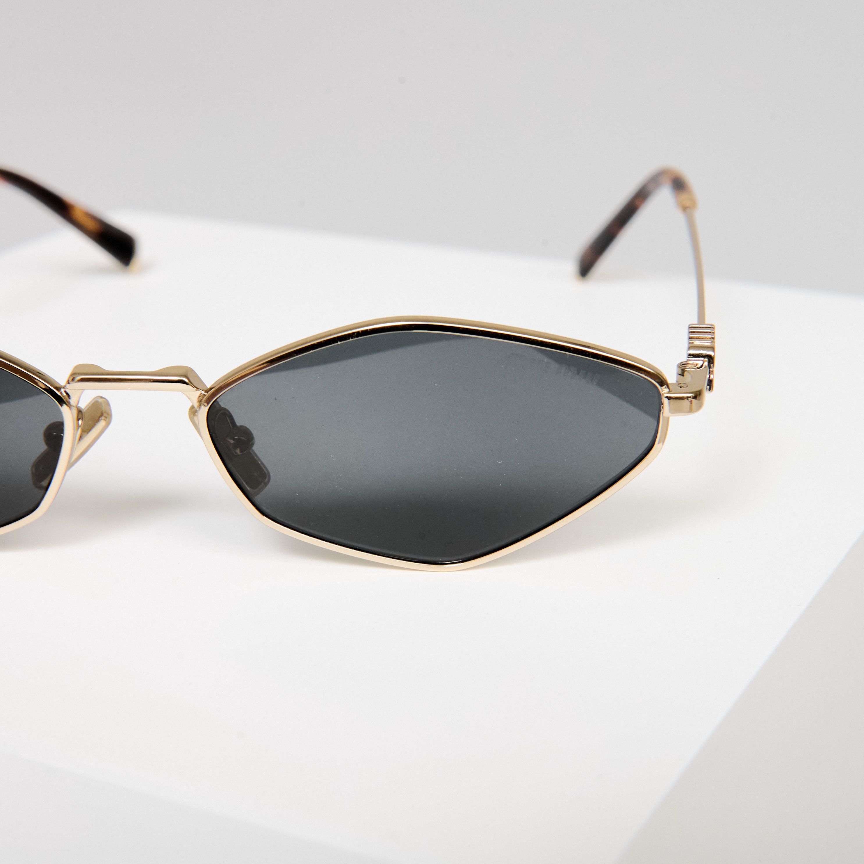 Miu Miu MIU MIU 0MU 56ZS ZVN5S0 Size ONE SIZE - 8 Thumbnail