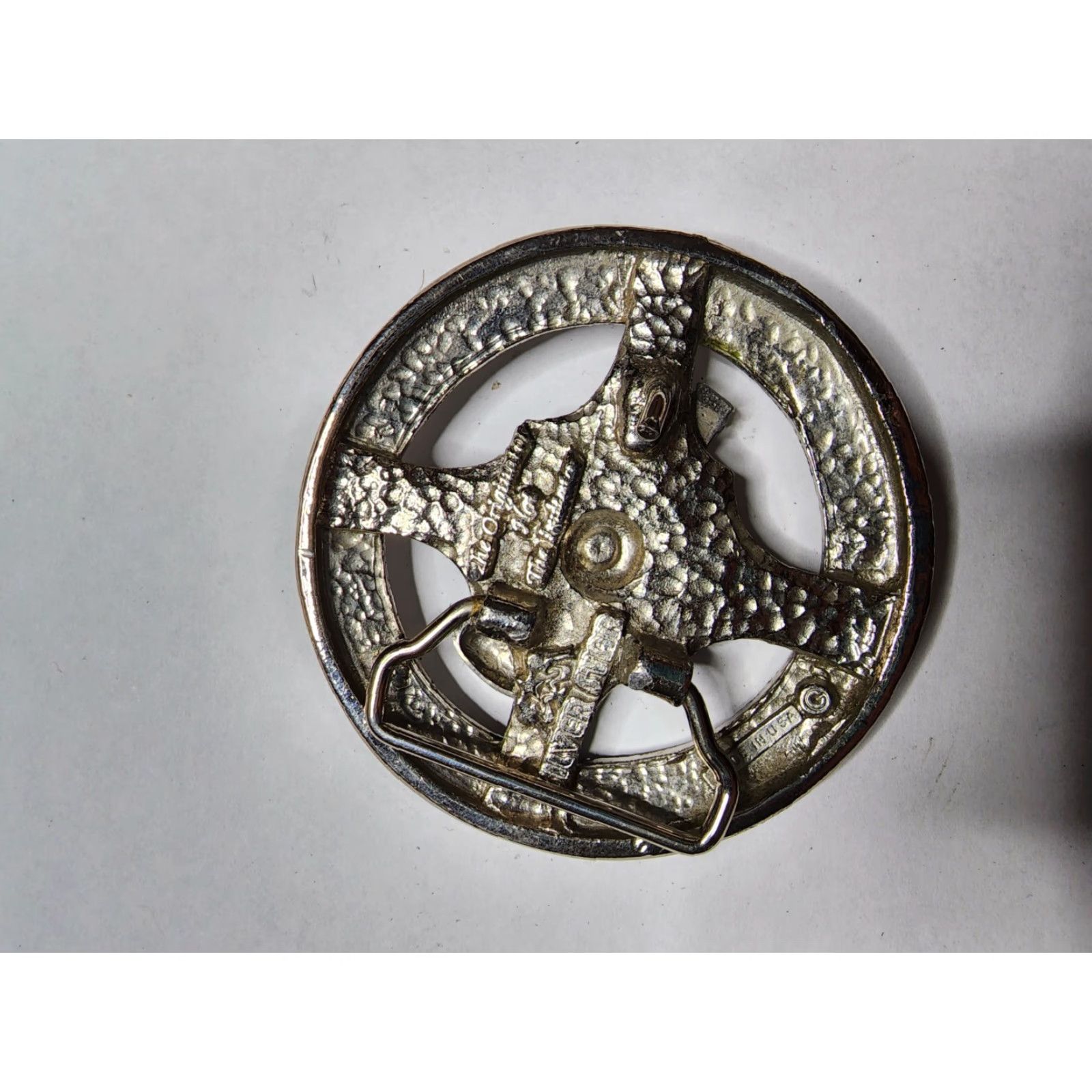 Vintage VINTAGE Silver Star Spin The Bottle Belt Buckle Metal Silver 1990s Unisex Size ONE SIZE - 2 Thumbnail