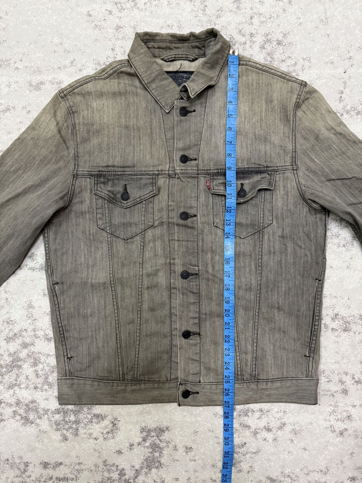 Levi's Levi’s Black Fade Denim Trucker Jacket Size US M / EU 48-50 / 2 - 20 Thumbnail