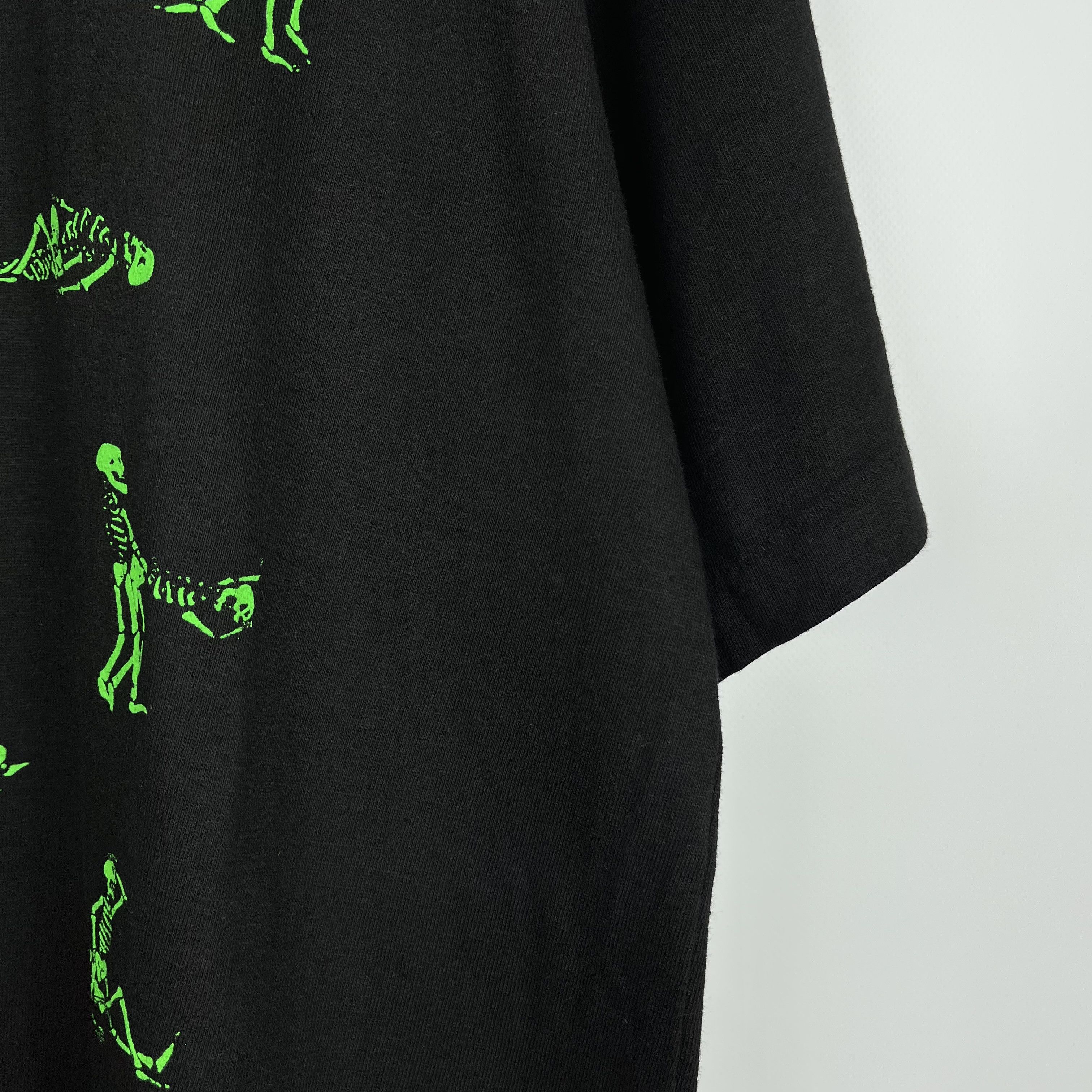 Vintage Vintage Bone In Love Sex Adult Humor T Shirt 90’s Size US L / EU 52-54 / 3 - 13 Thumbnail