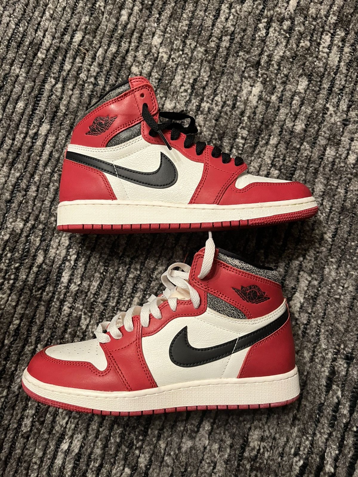 Jordan Brand Air Jordan 1 Retro High OG 'Chicago Lost & Found' Size US 7 / EU 40 - 4 Thumbnail