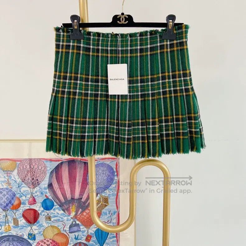 Balenciaga Balenciaga Tartan Pleated Skirt Size 35" - 1 Thumbnail