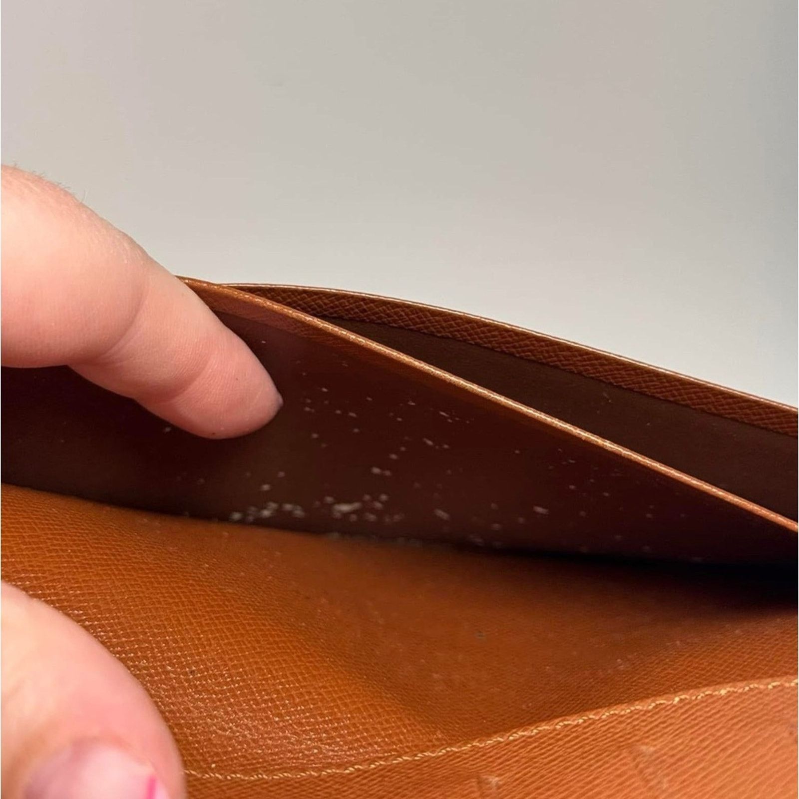 Louis Vuitton Louis Vuitton Monogram Porte Valeurs Cartes Wallet/Passport Size ONE SIZE - 14 Thumbnail