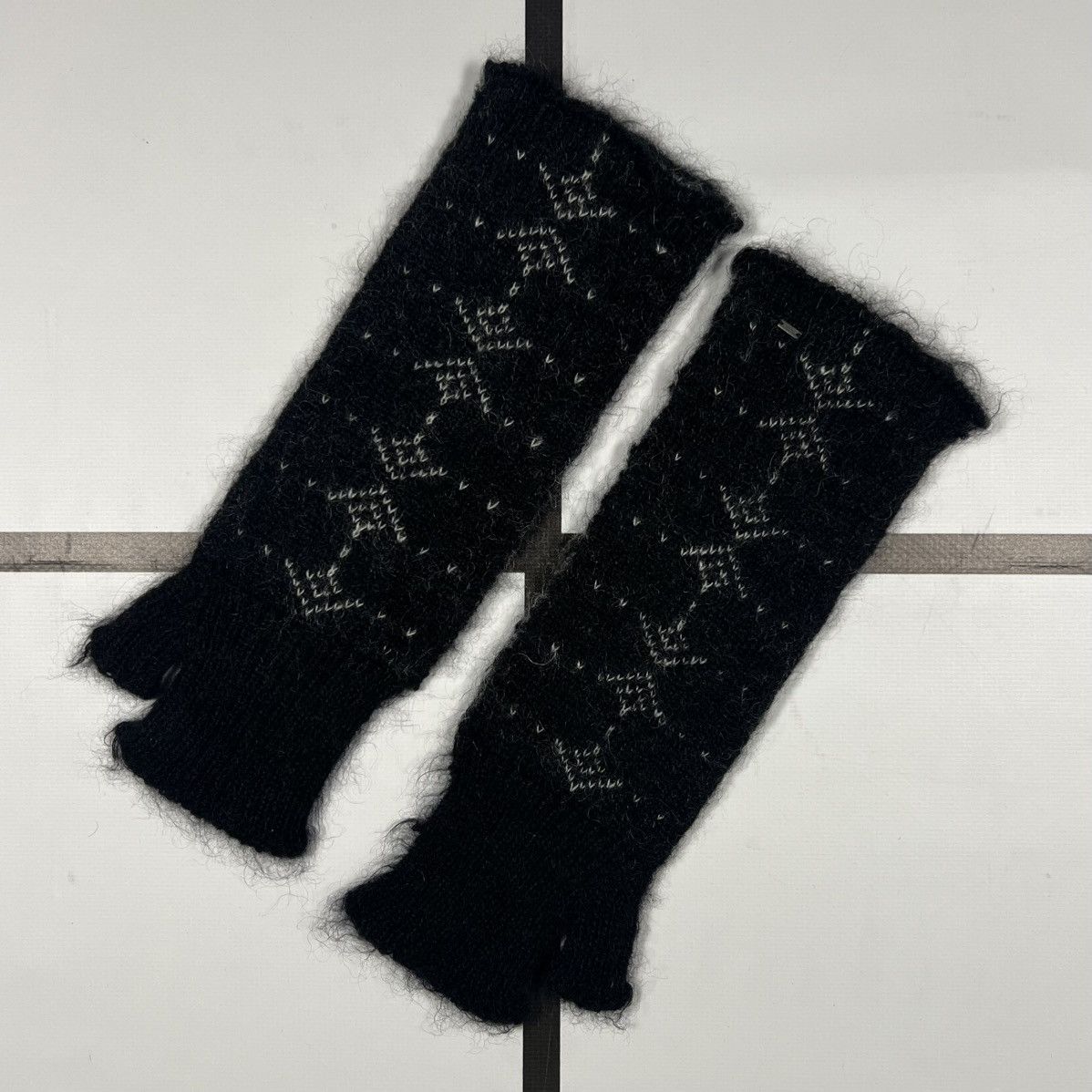 Saint Laurent Paris |[ FW19 Saint Laurent “Arrow” Mohair Mittens ]| Size ONE SIZE - 3 Thumbnail