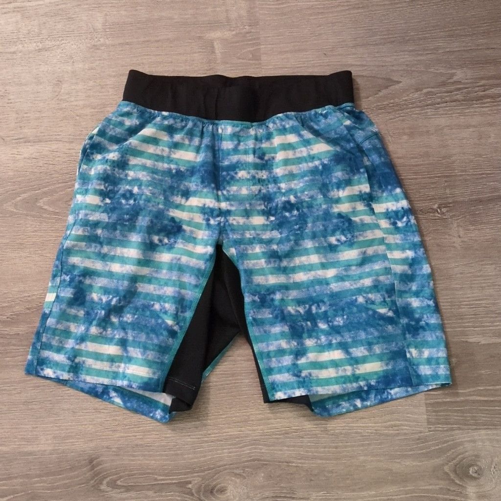Lululemon Lululemon T.H.E. Tidal Stripe Dual Lined Shorts Size Small Size US 26 / EU 42 - 1 Thumbnail