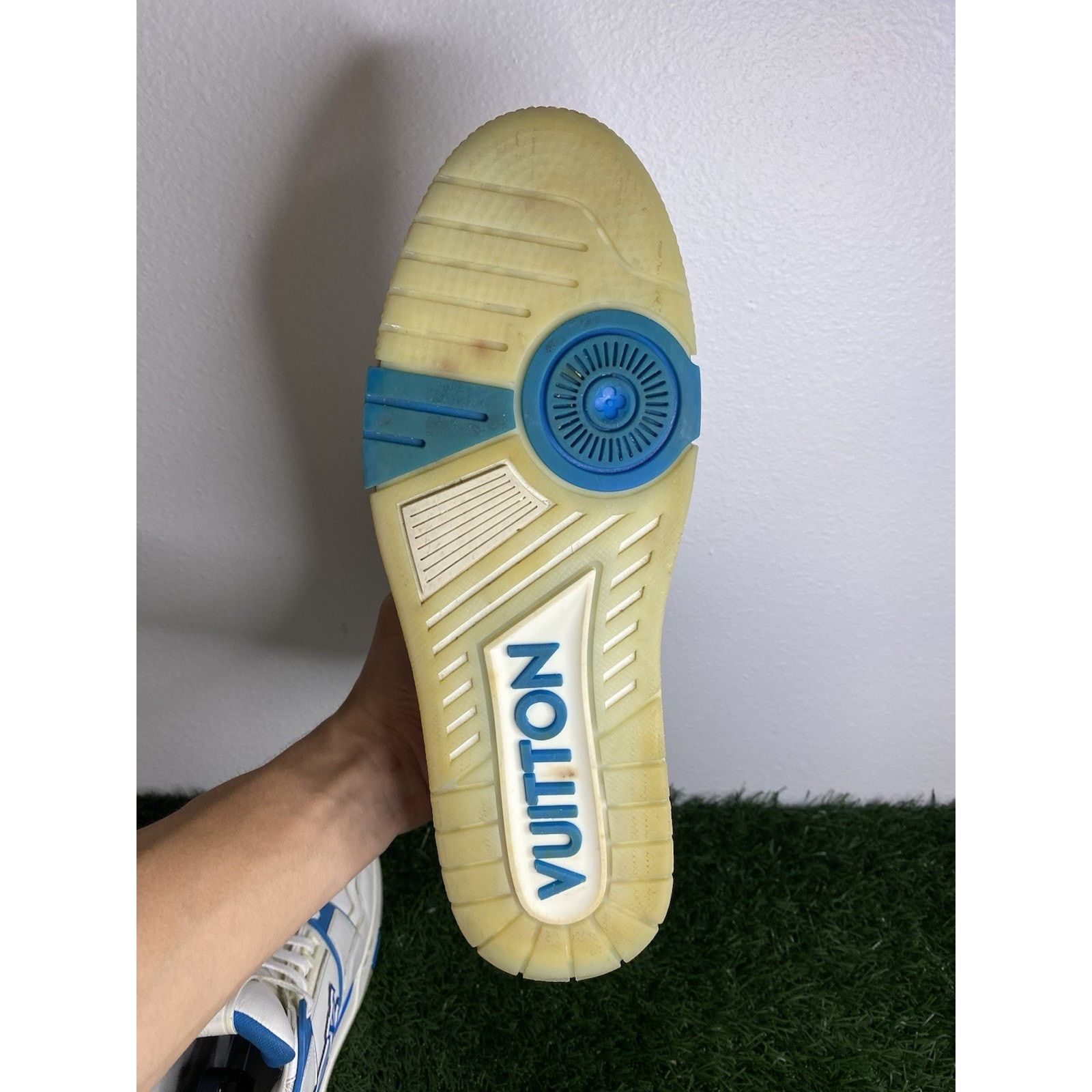 Louis Vuitton Louis Vuitton Trainer “AZUR” | Size 9 LV Size US 10 / EU 43 - 13 Thumbnail