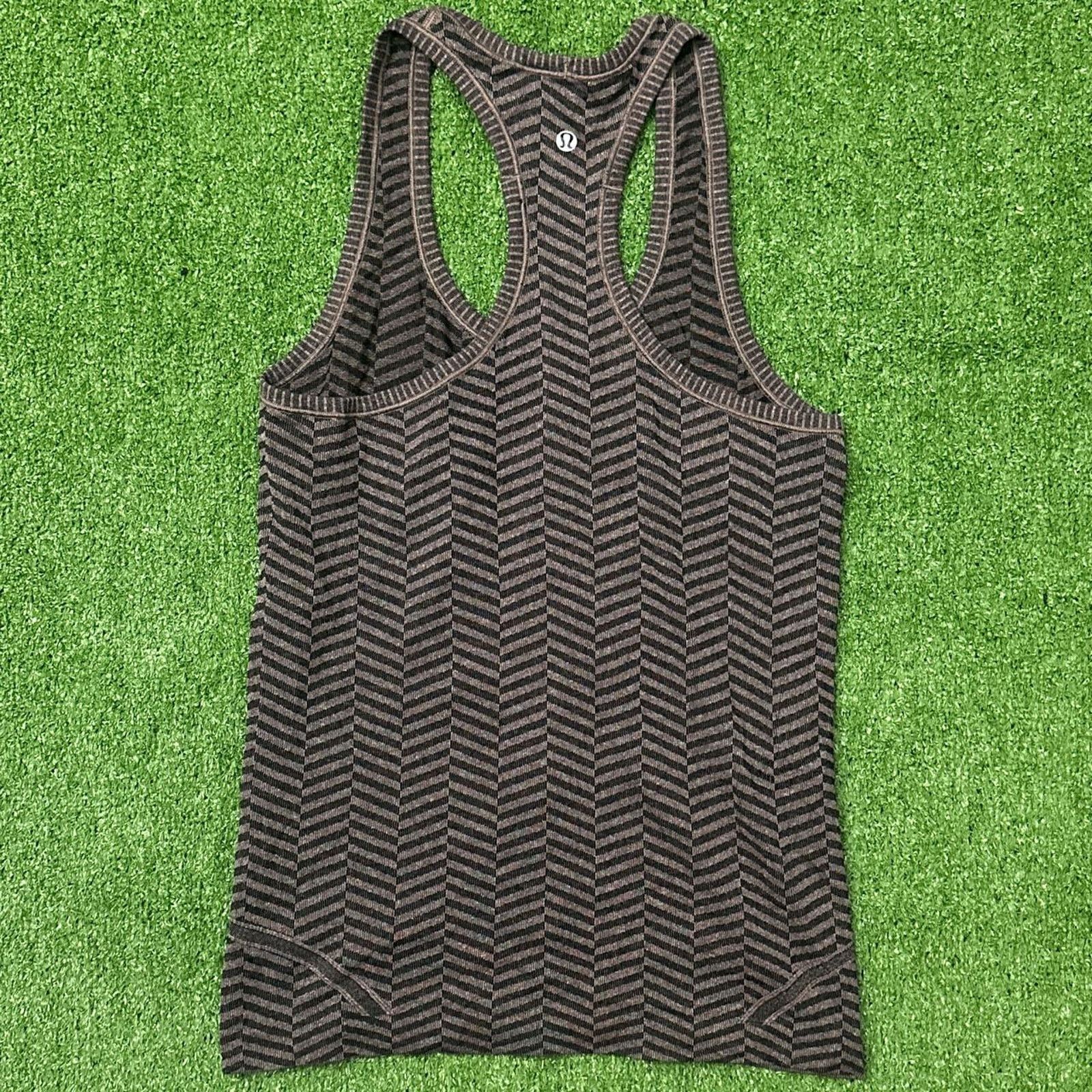 Lululemon Lululemon Black Cherry Chevron Stripe Racerback Tank Top Size S / US 4 / IT 40 - 5 Thumbnail