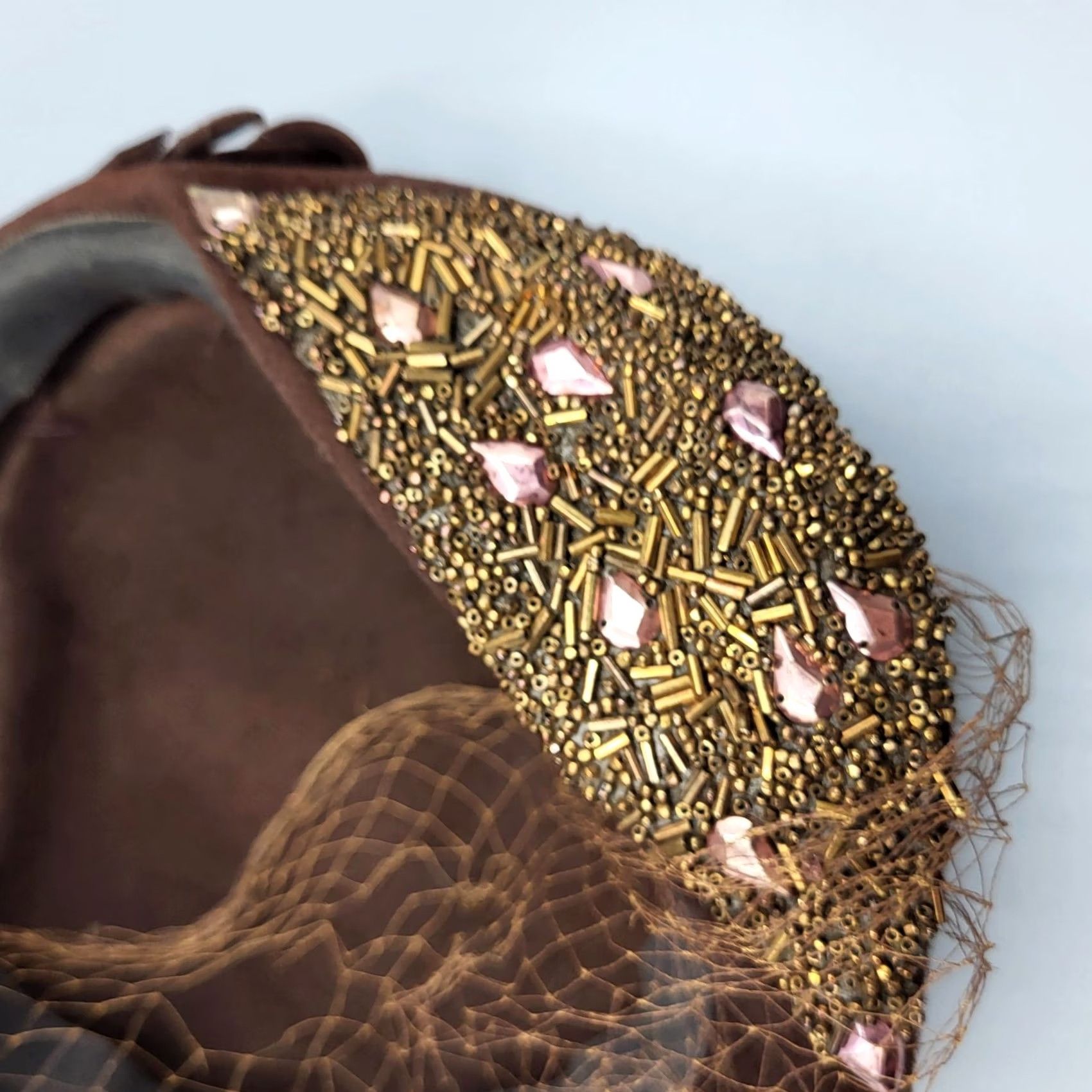 FELT VINTAGE Ladies Brown Beaded Felt Velour Hat With Netting Bow, 1950s, Original, Unbranded, Womens Size ONE SIZE - 3 Thumbnail