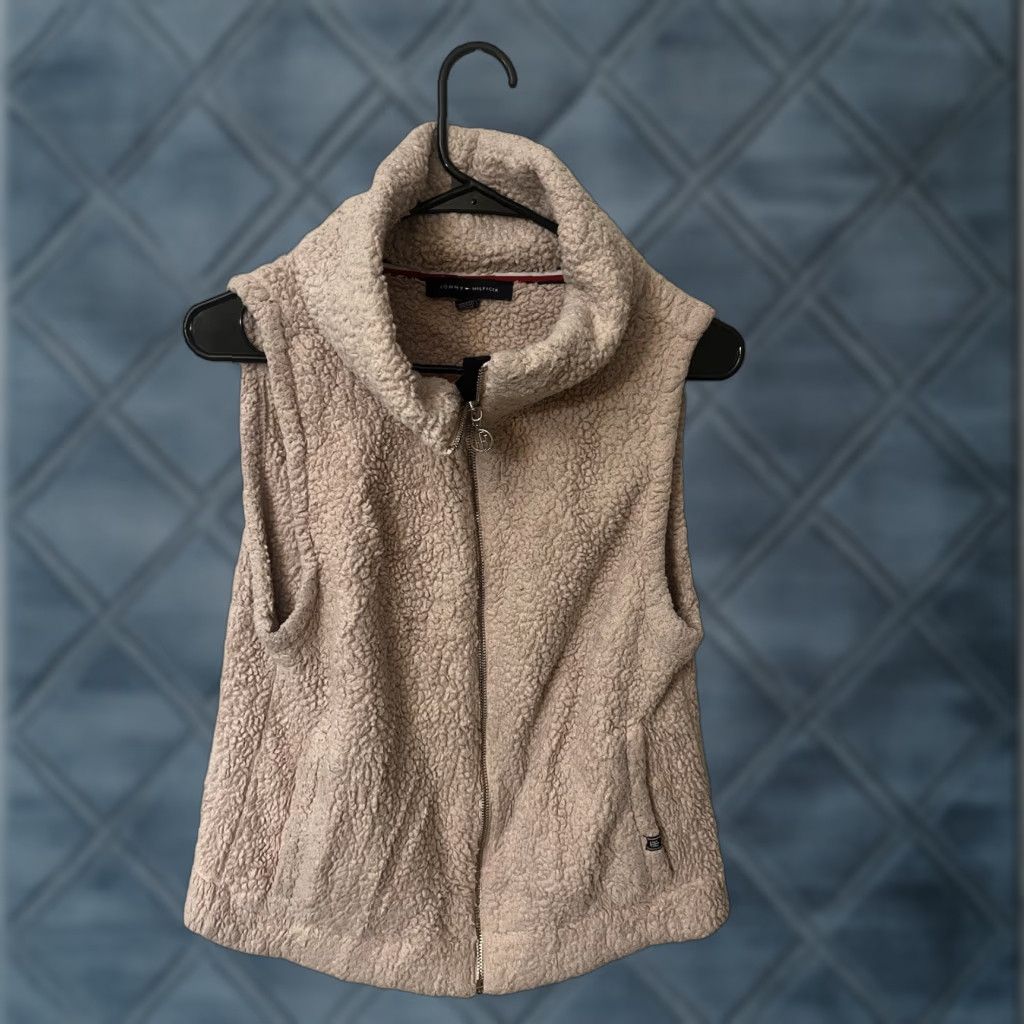 Tommy Hilfiger Tommy Hilfiger Vest Women M Pink Zip Full Zip Faux Fur Sherpa Lining Pockets Stand-Up Collared Lightweight Casual Size M / US 6-8 / IT 42-44 - 1 Thumbnail