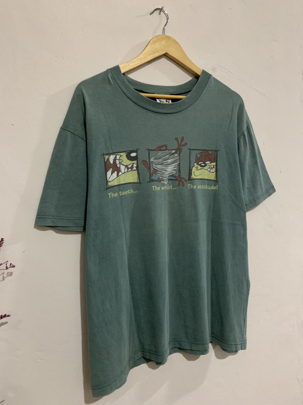 Vintage Vintage 1994 Tasmanian Devil Warner Bros Tee shirt Size US L / EU 52-54 / 3 - 3 Thumbnail