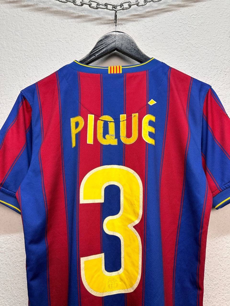Nike FC Barcelona 2009–10 Home Jersey Piqué #3 Nike Era Champion Size US S / EU 44-46 / 1 - 6 Thumbnail