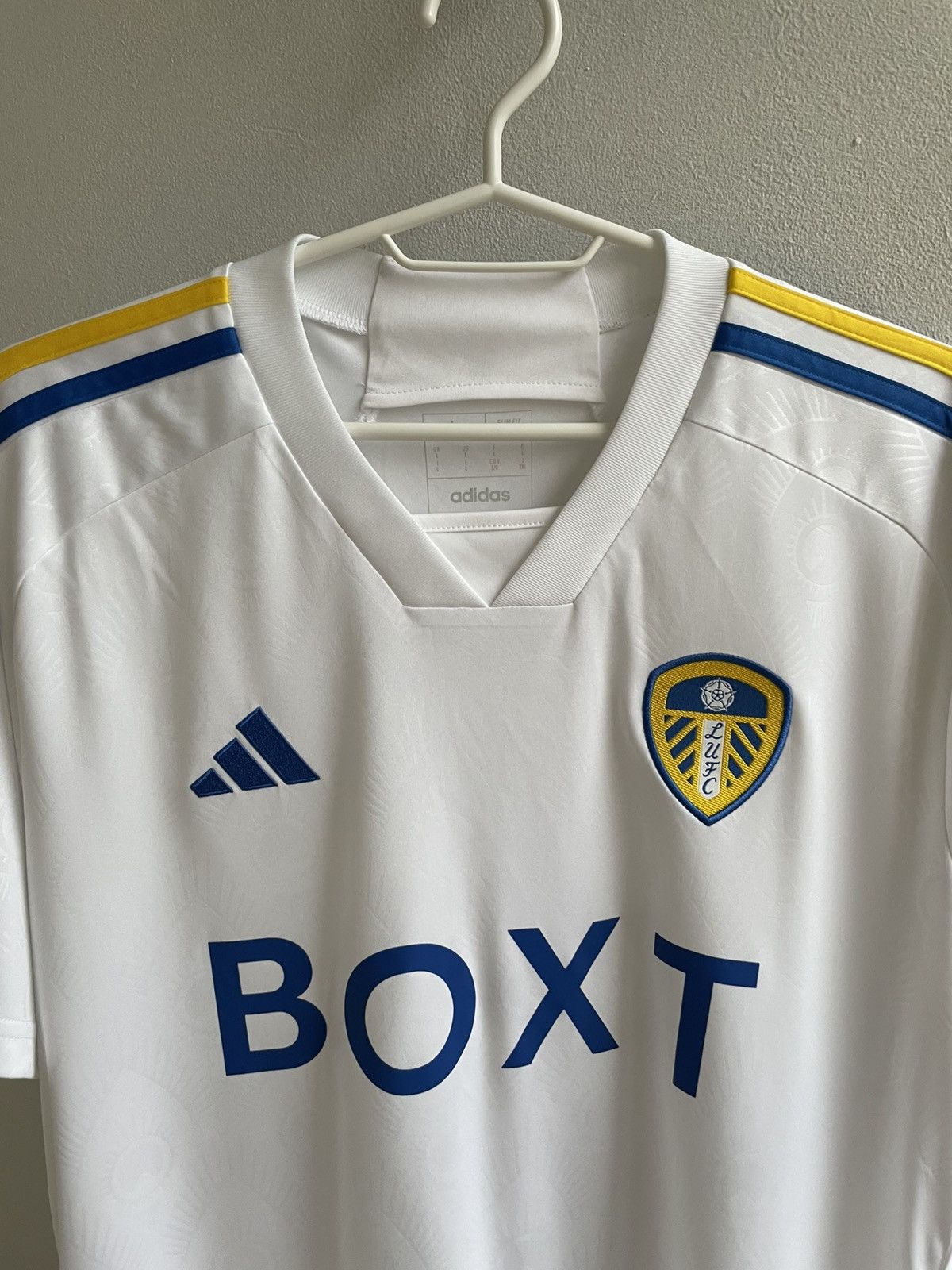 Vintage Leeds United 2023 2024 Football Soccer Shirt Jersey Adidas Size US L / EU 52-54 / 3 - 8 Thumbnail