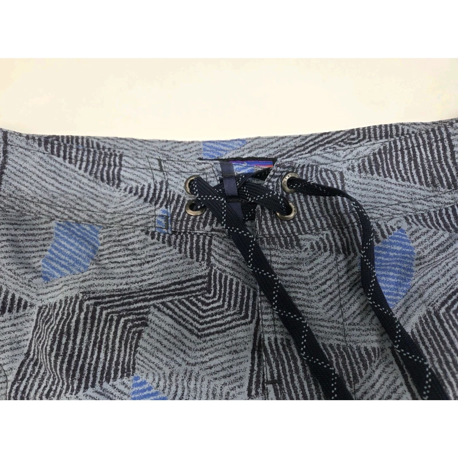 Patagonia Patagonia Mens Board Shorts Blue/Black Geometric 32 Nylon Side Pocket Zip Drawstring Beach Surfing Recreational Men's Bottom Size US 32 / EU 48 - 3 Thumbnail