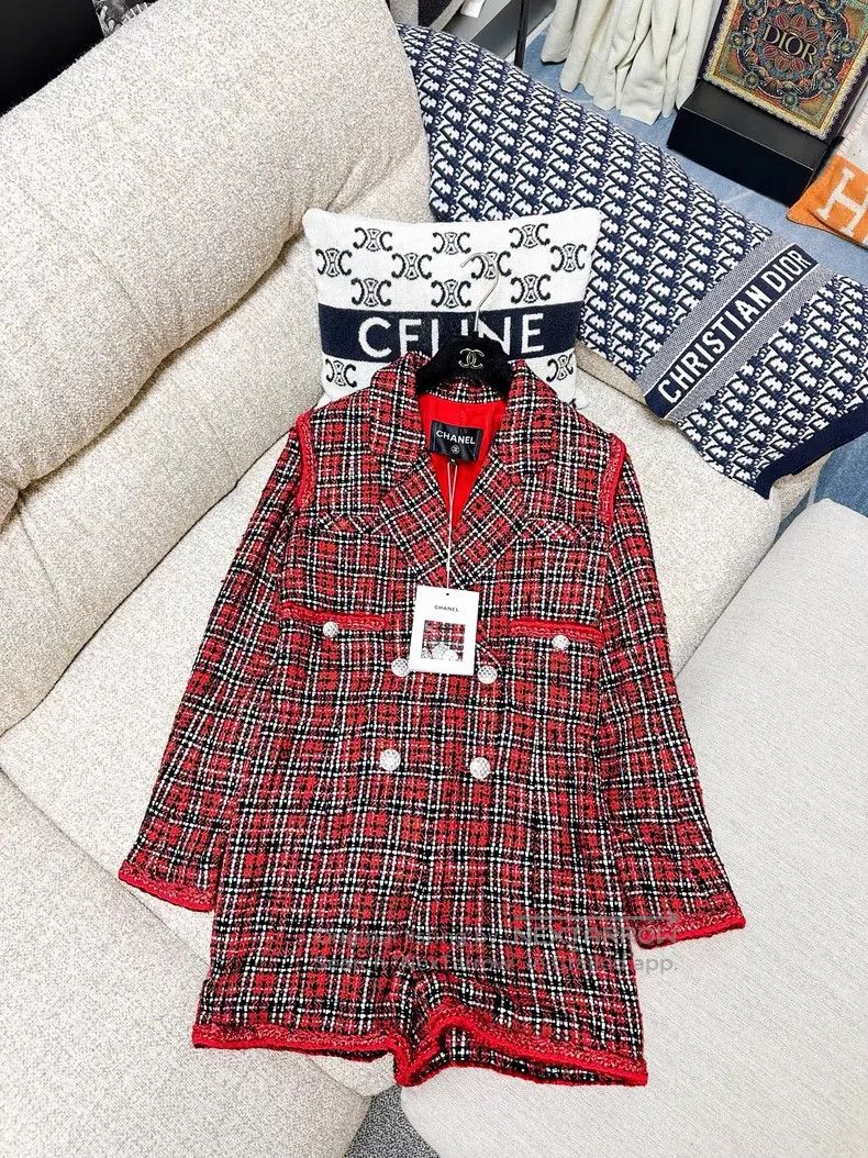 Chanel Chanel Plaid tweed double-breasted jumpsuit Size 24" / US 00 / IT 34 - 2 Thumbnail