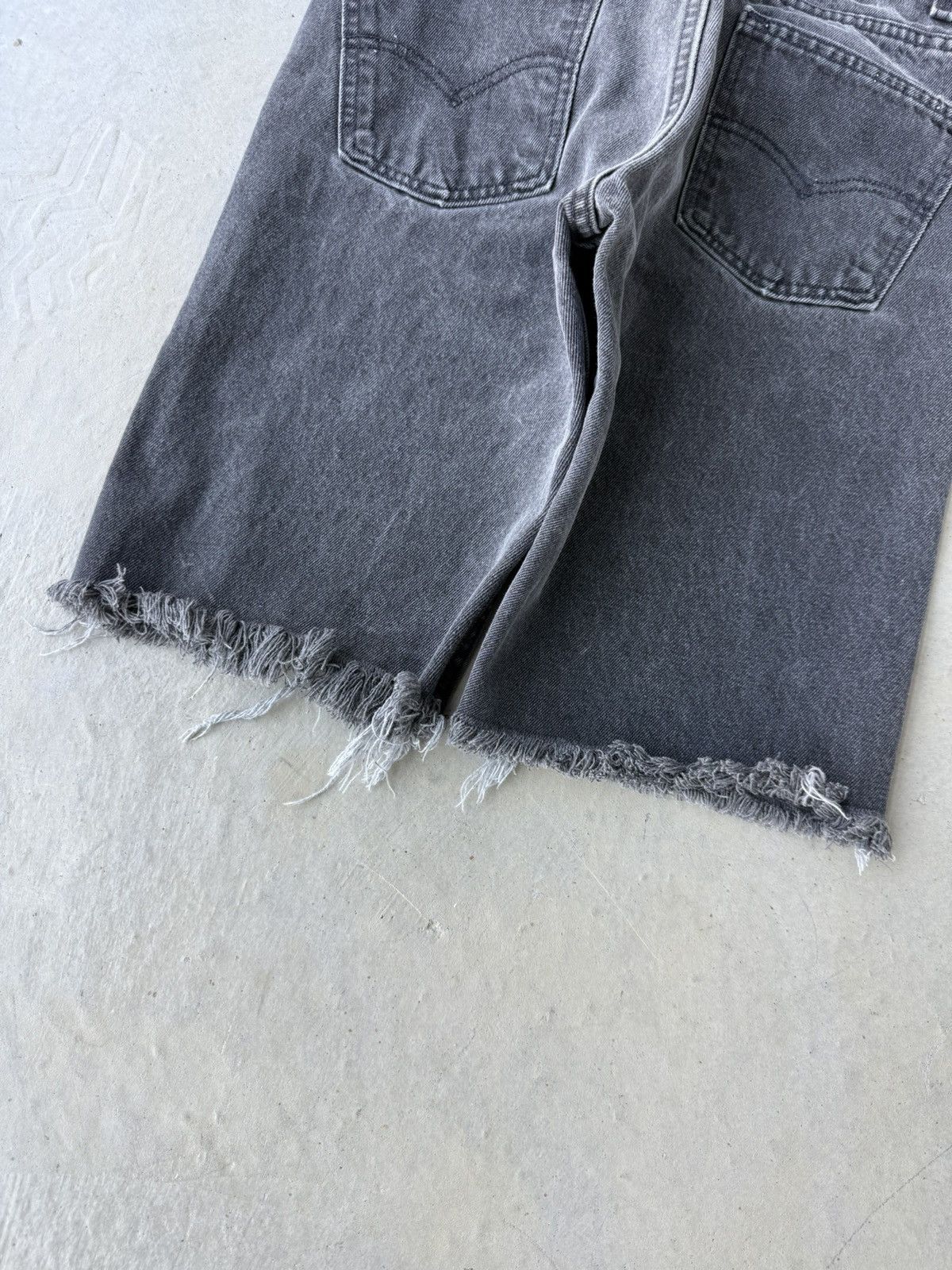 Levi's Vintage 1990s Levi’s 505 Black Denim Cut Off Shorts Size US 30 / EU 46 - 4 Thumbnail