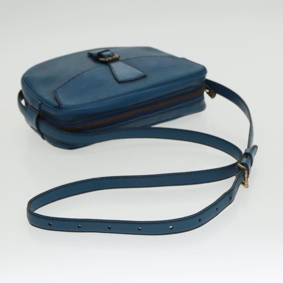 Louis Vuitton LOUIS VUITTON Epi June Feuille Shoulder Bag Blue M52155 Size ONE SIZE - 7 Thumbnail