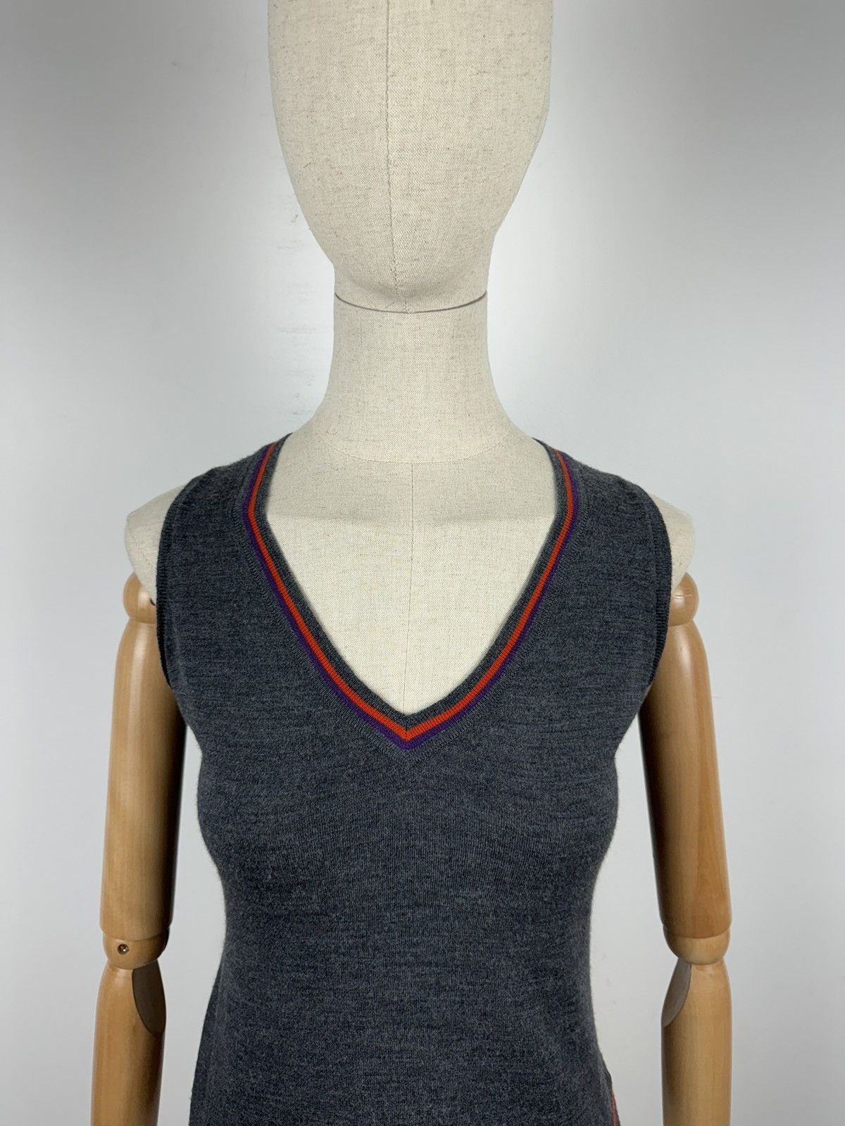 John Smedley Women’s John Smedlay Wool Top Vest Sweater size S Size S / US 4 / IT 40 - 2 Thumbnail